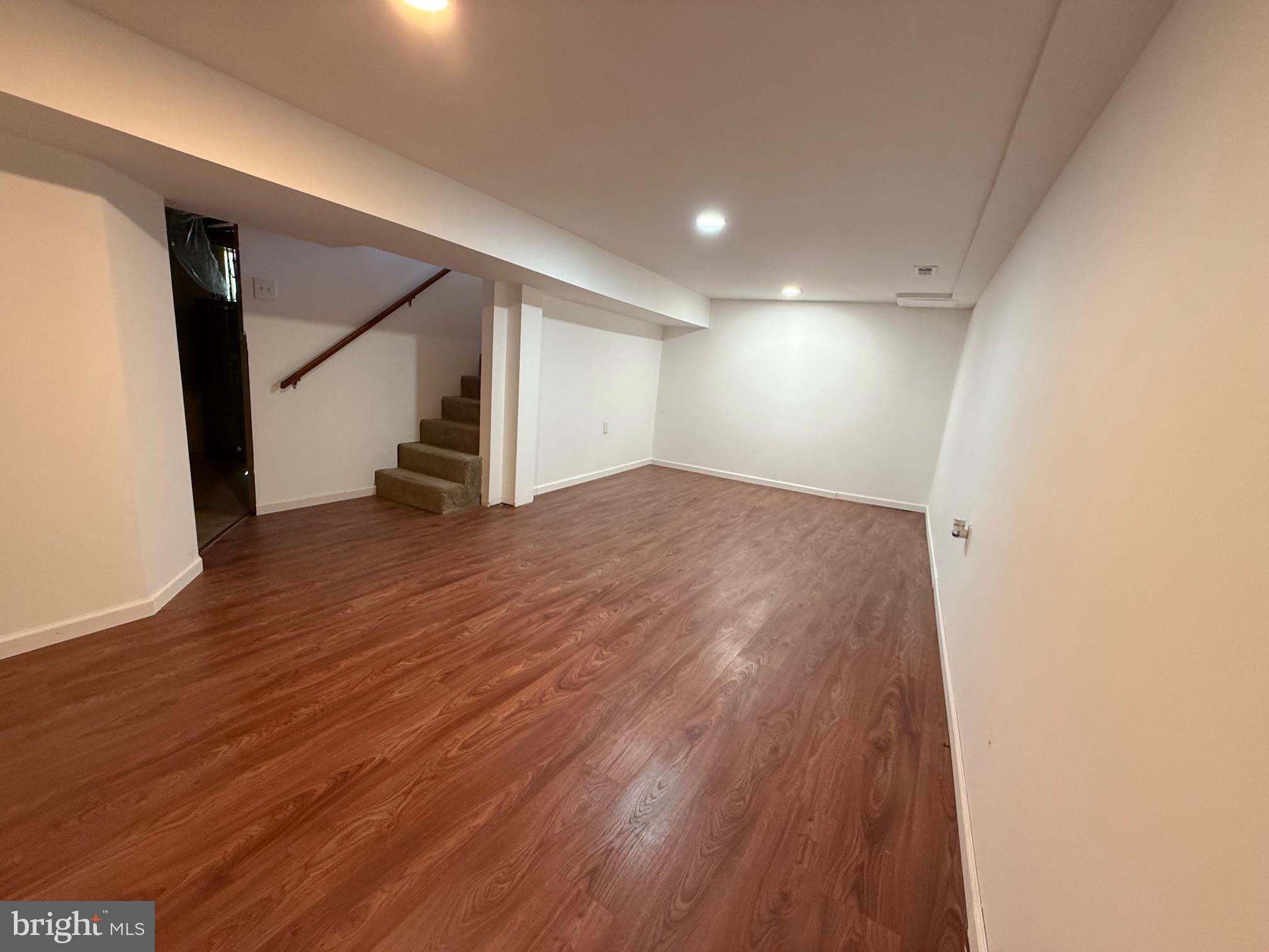 HEDGESVILLE - Residential