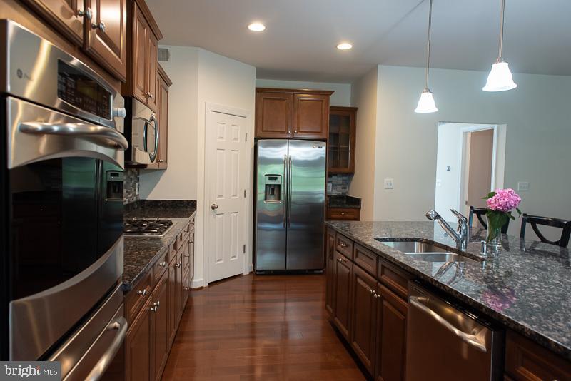 PMW FARMS - Residential