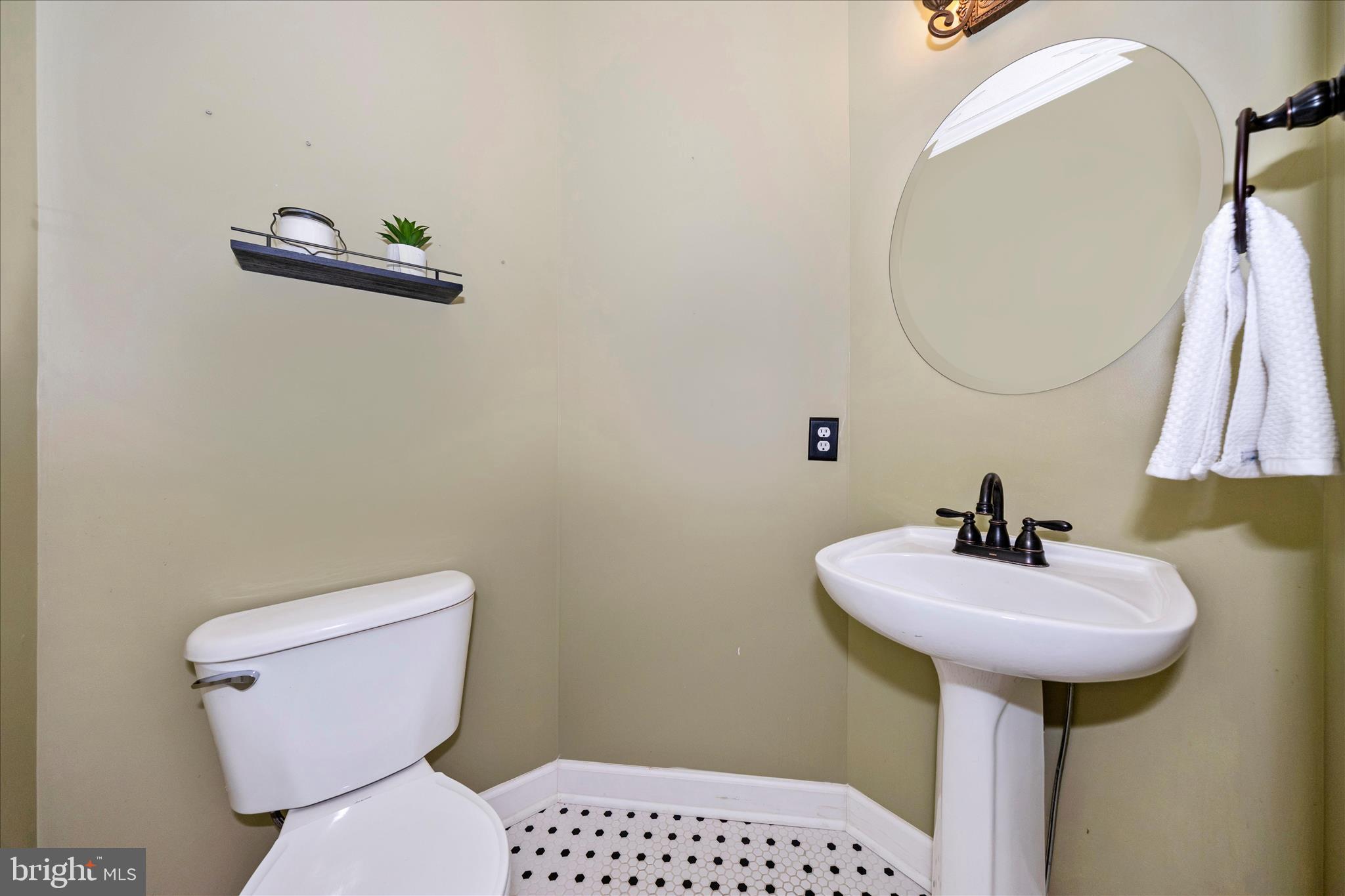 CRESTVIEW - Residential