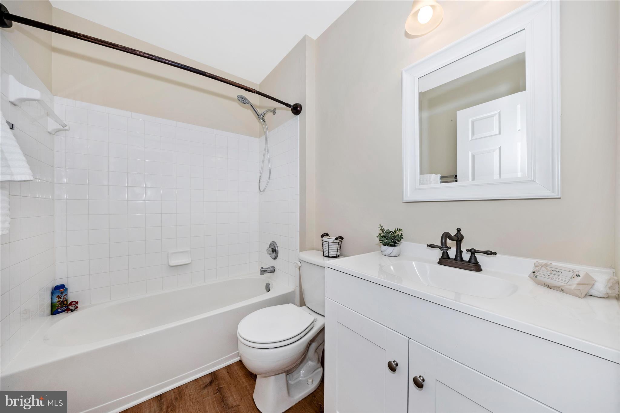 CRESTVIEW - Residential