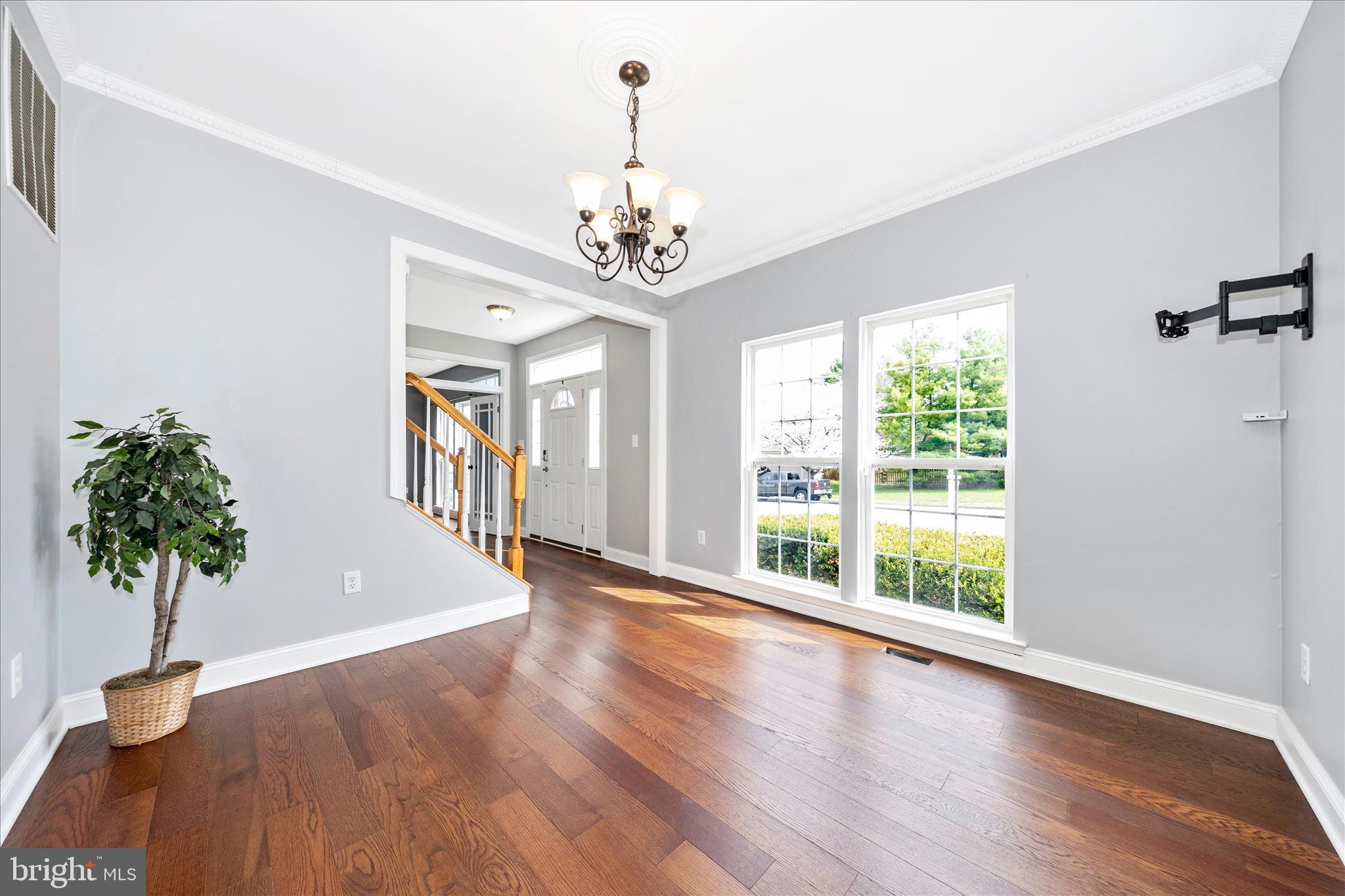 CRESTVIEW - Residential