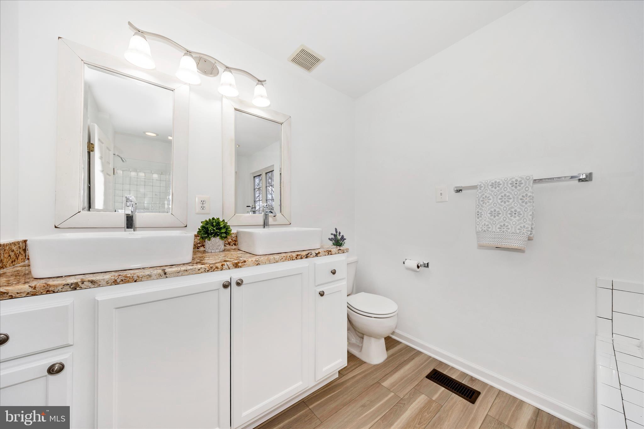 CRESTVIEW - Residential