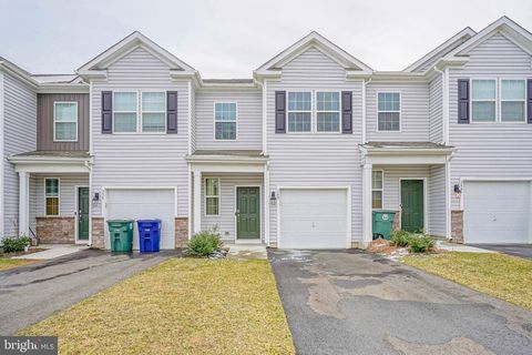 Townhouse For Sale - 340 Mazzeo Drive<br/> GLASSBORO, NJ 08028