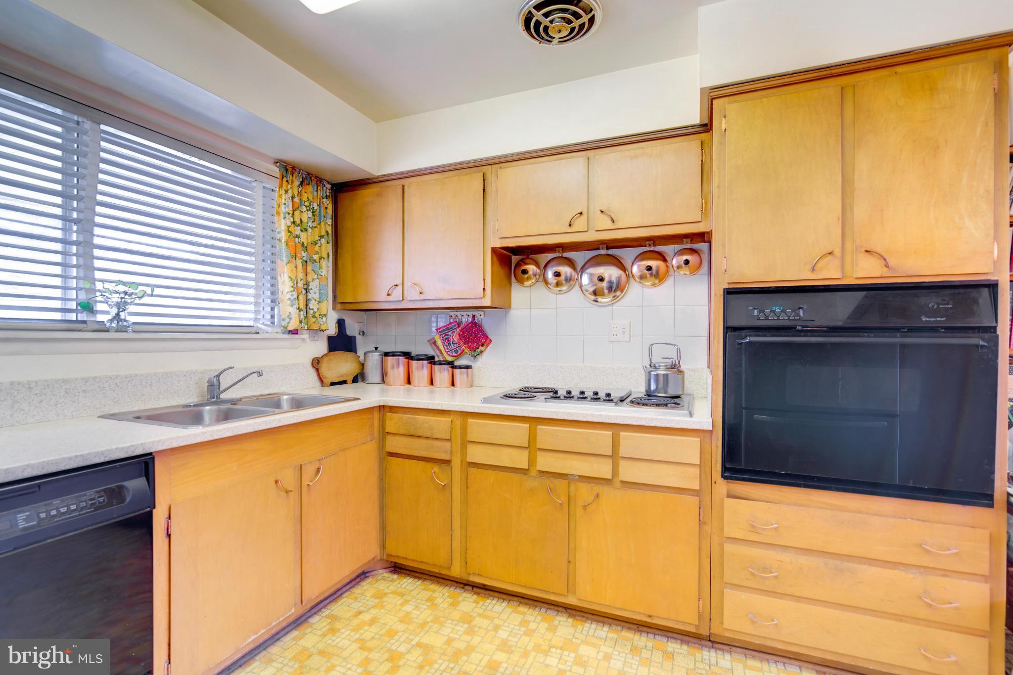 DEVON PARK - Residential