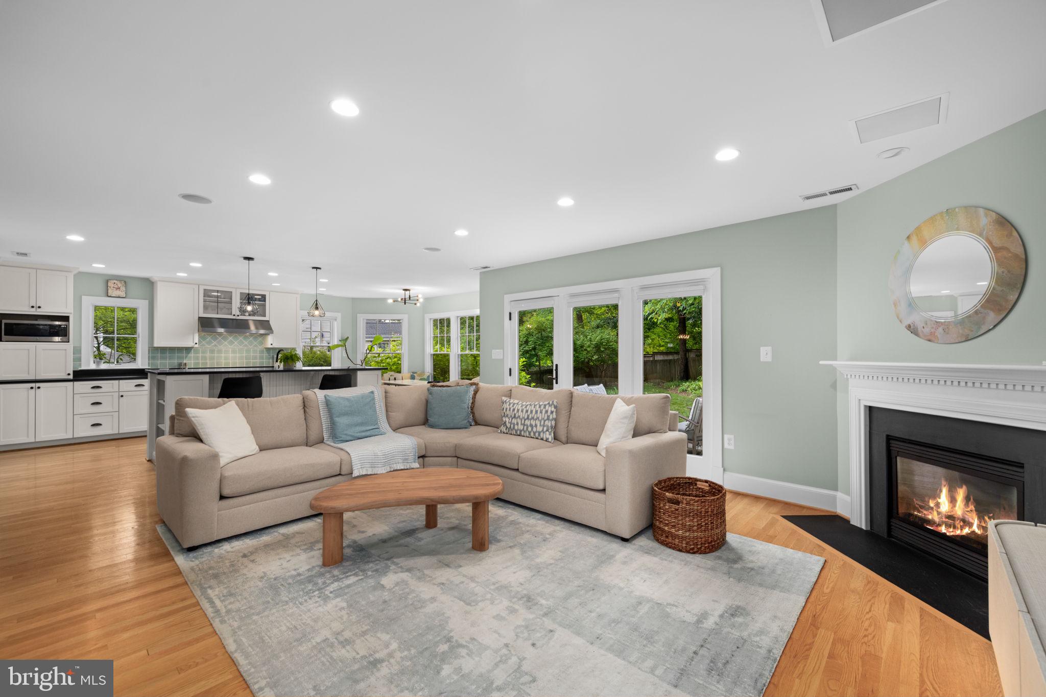 BEVERLEY HILLS - Residential