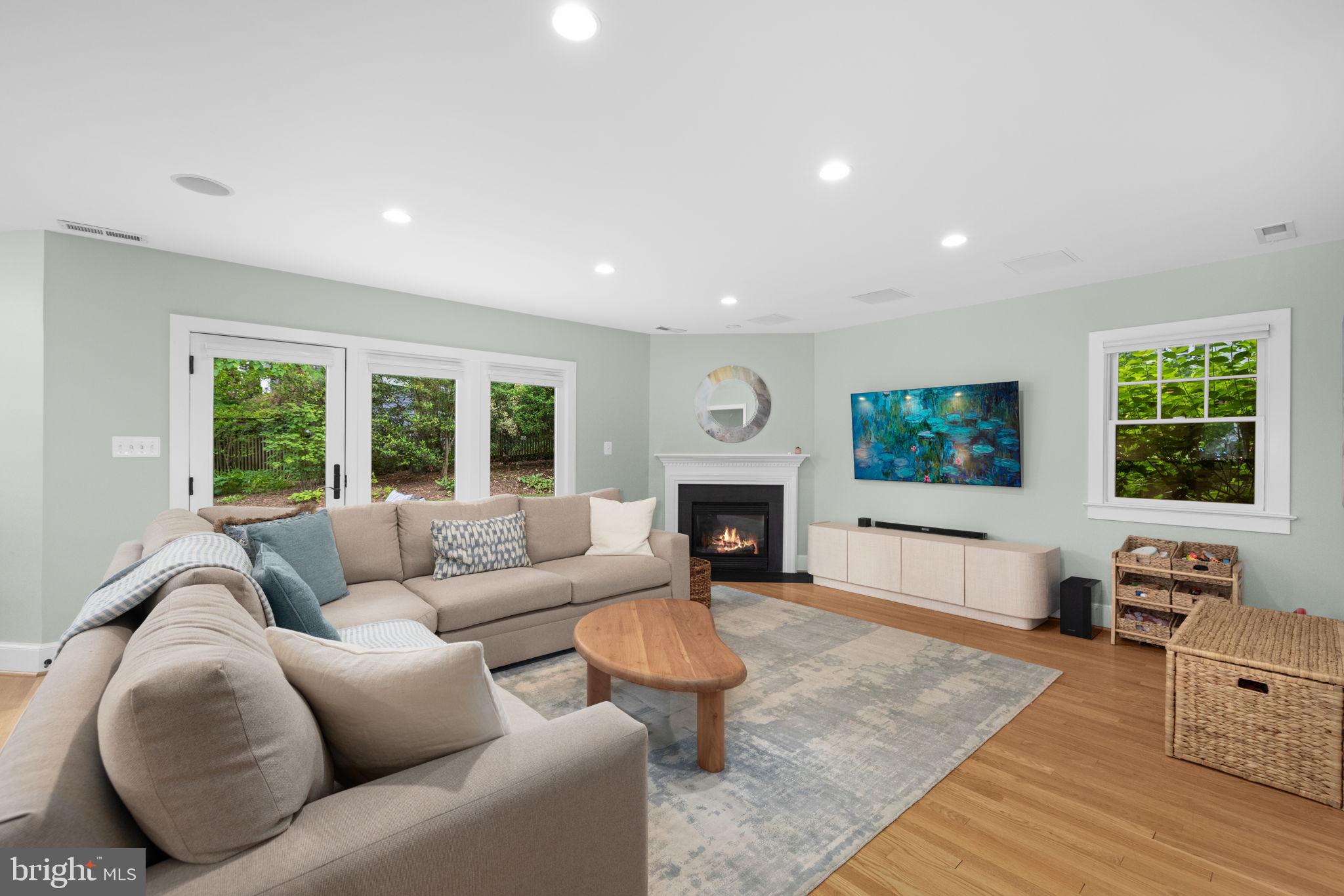 BEVERLEY HILLS - Residential