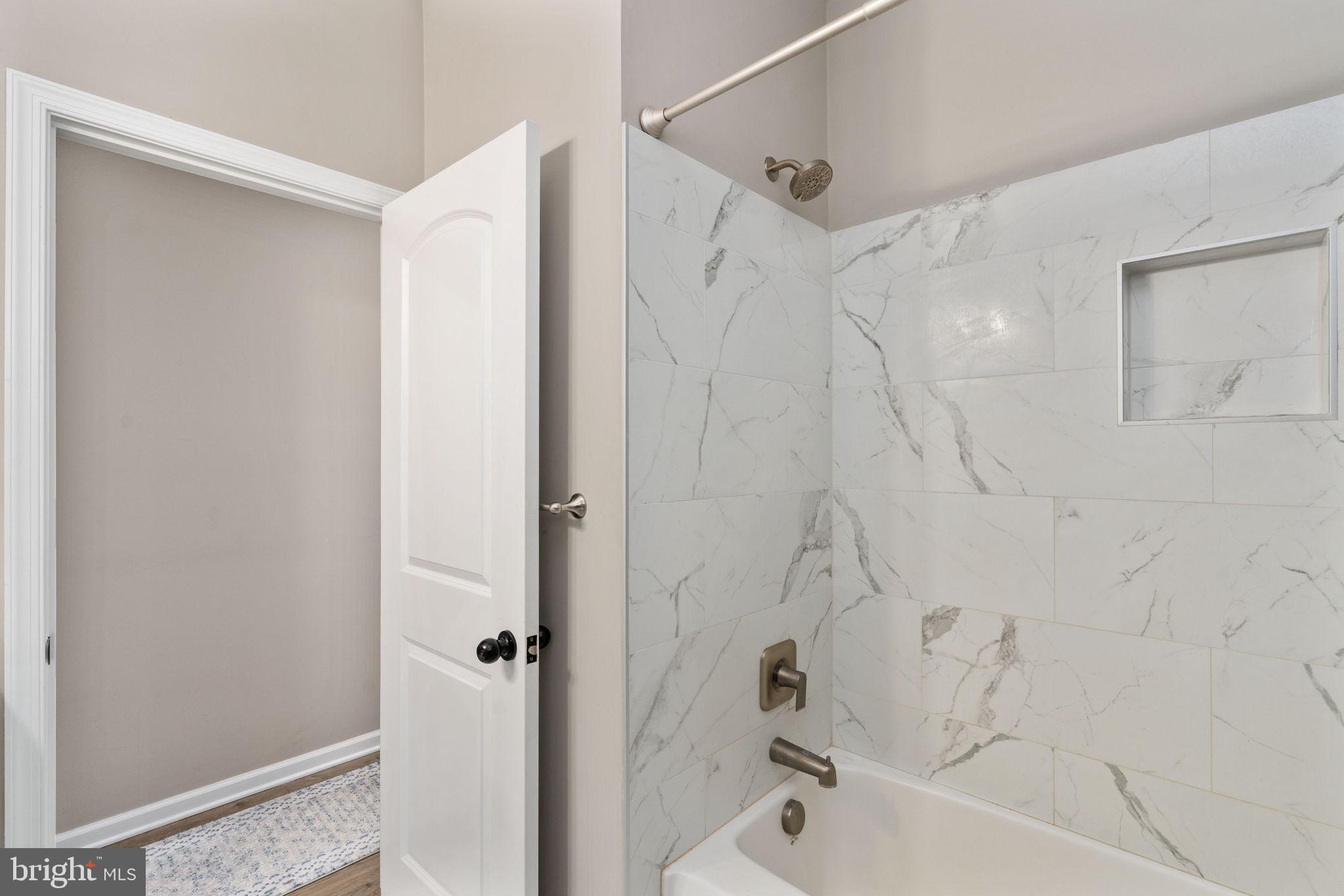 LAKE WILDERNESS - Residential