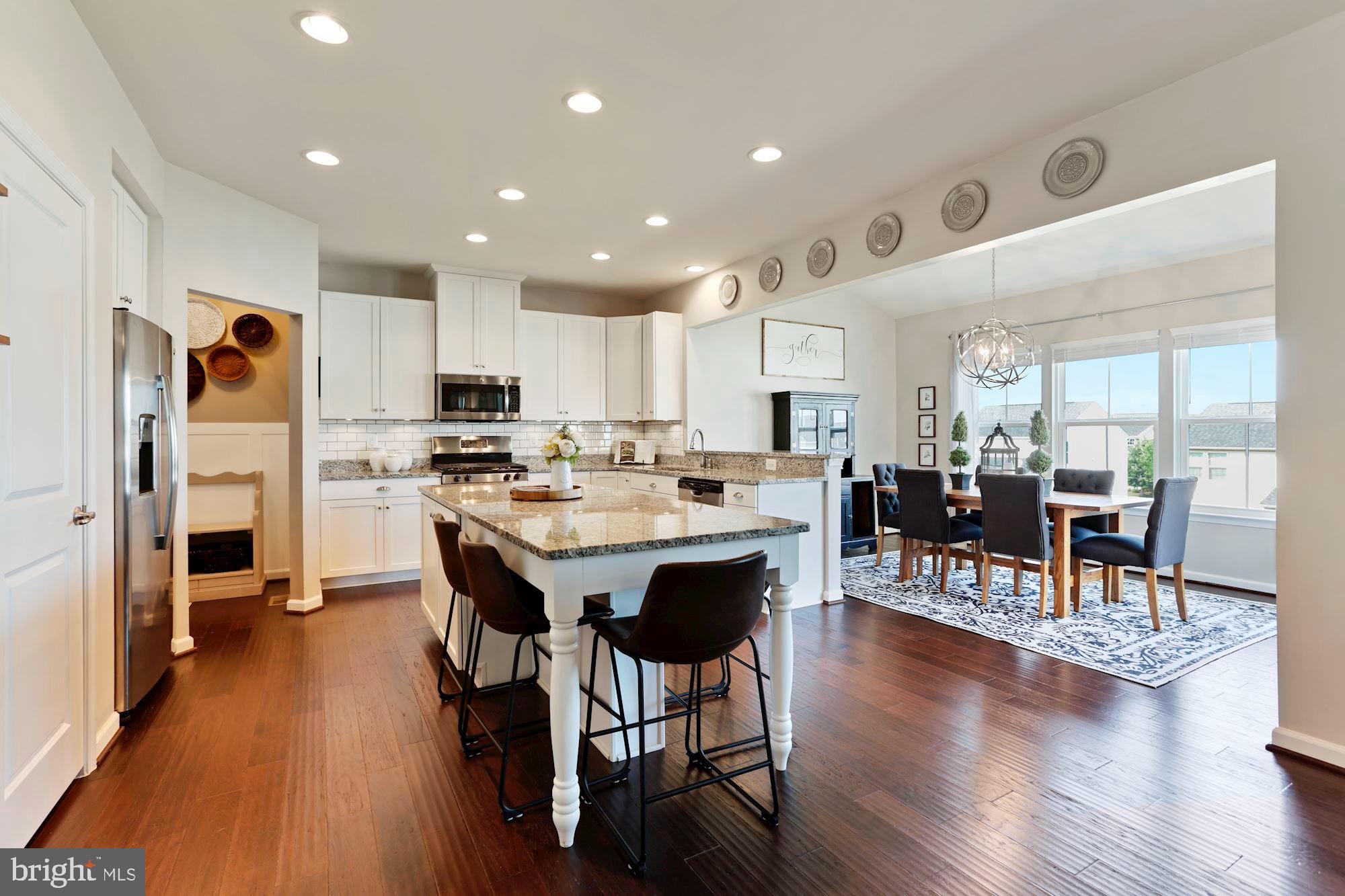 LOVETTSVILLE TOWN CENTER - Residential