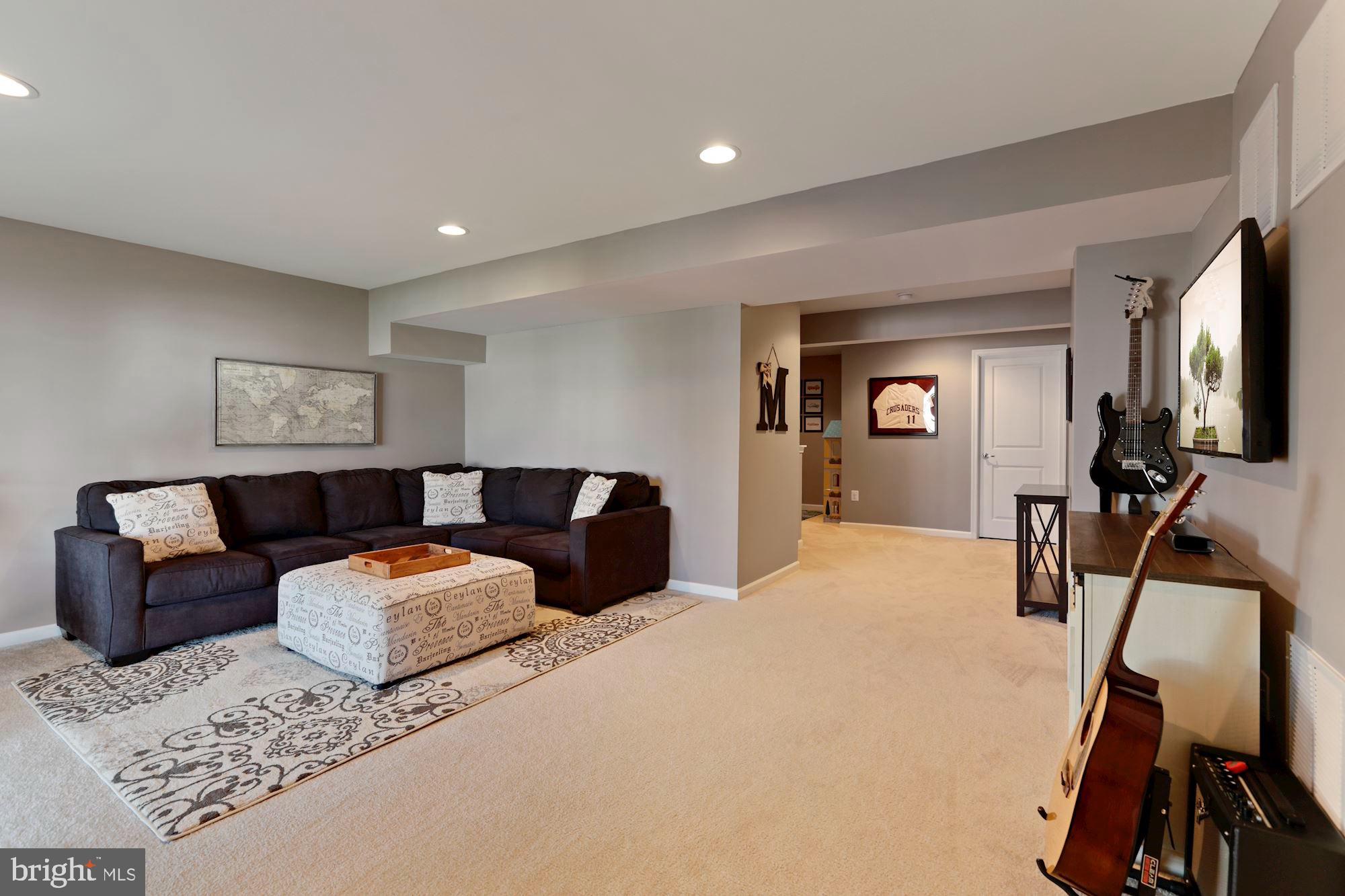 LOVETTSVILLE TOWN CENTER - Residential