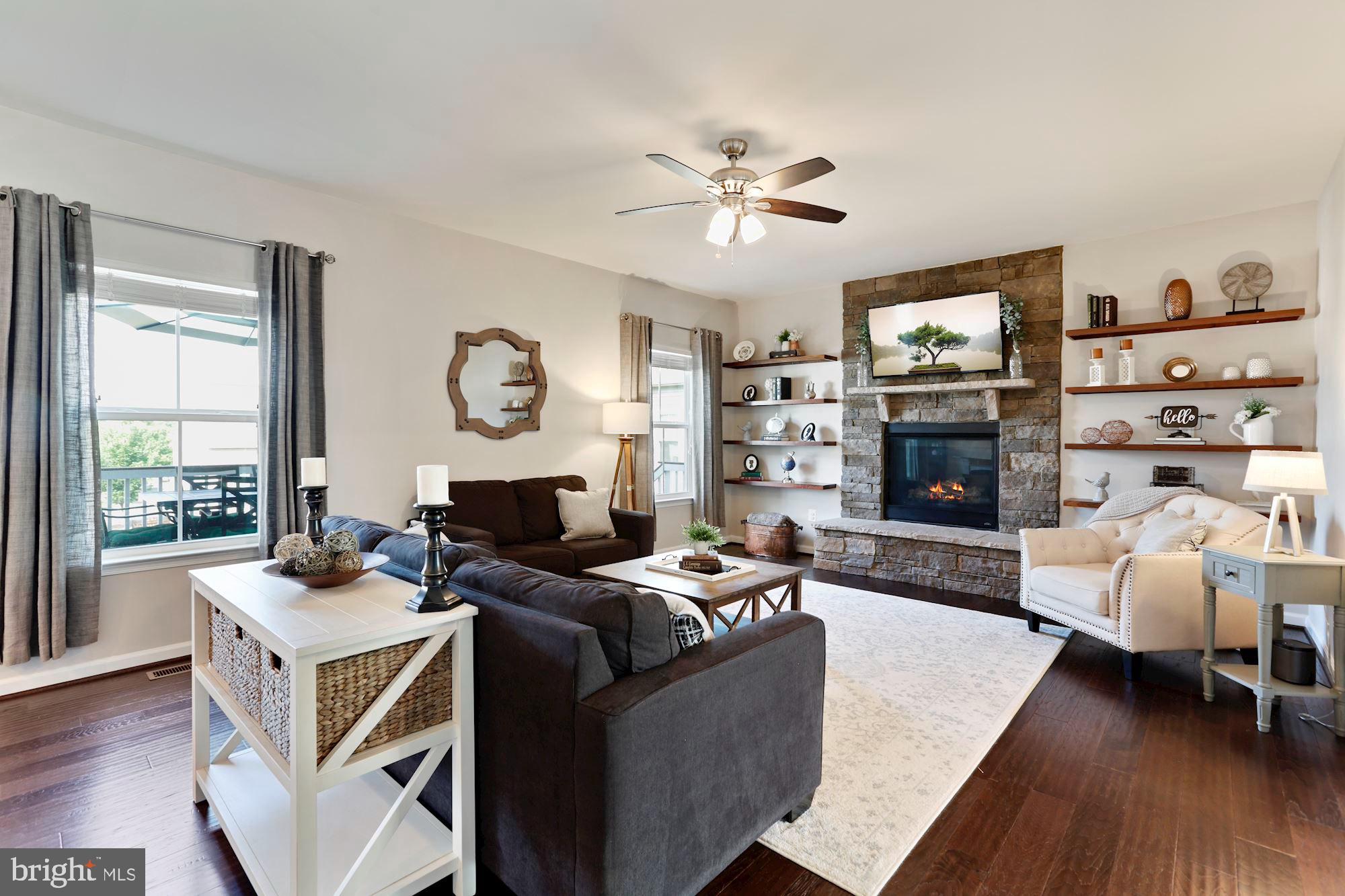 LOVETTSVILLE TOWN CENTER - Residential