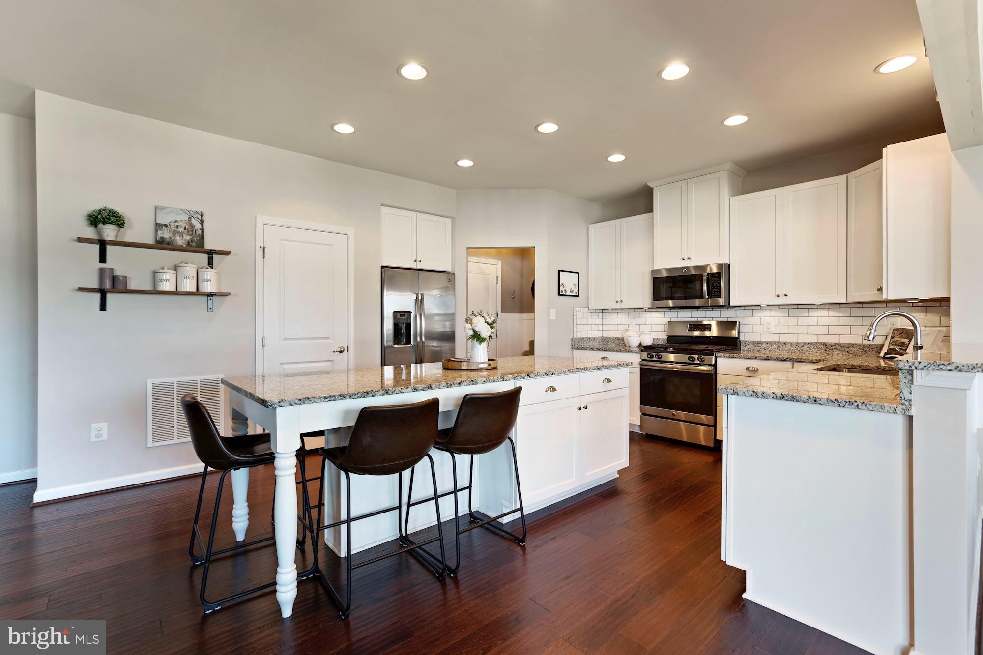 LOVETTSVILLE TOWN CENTER - Residential