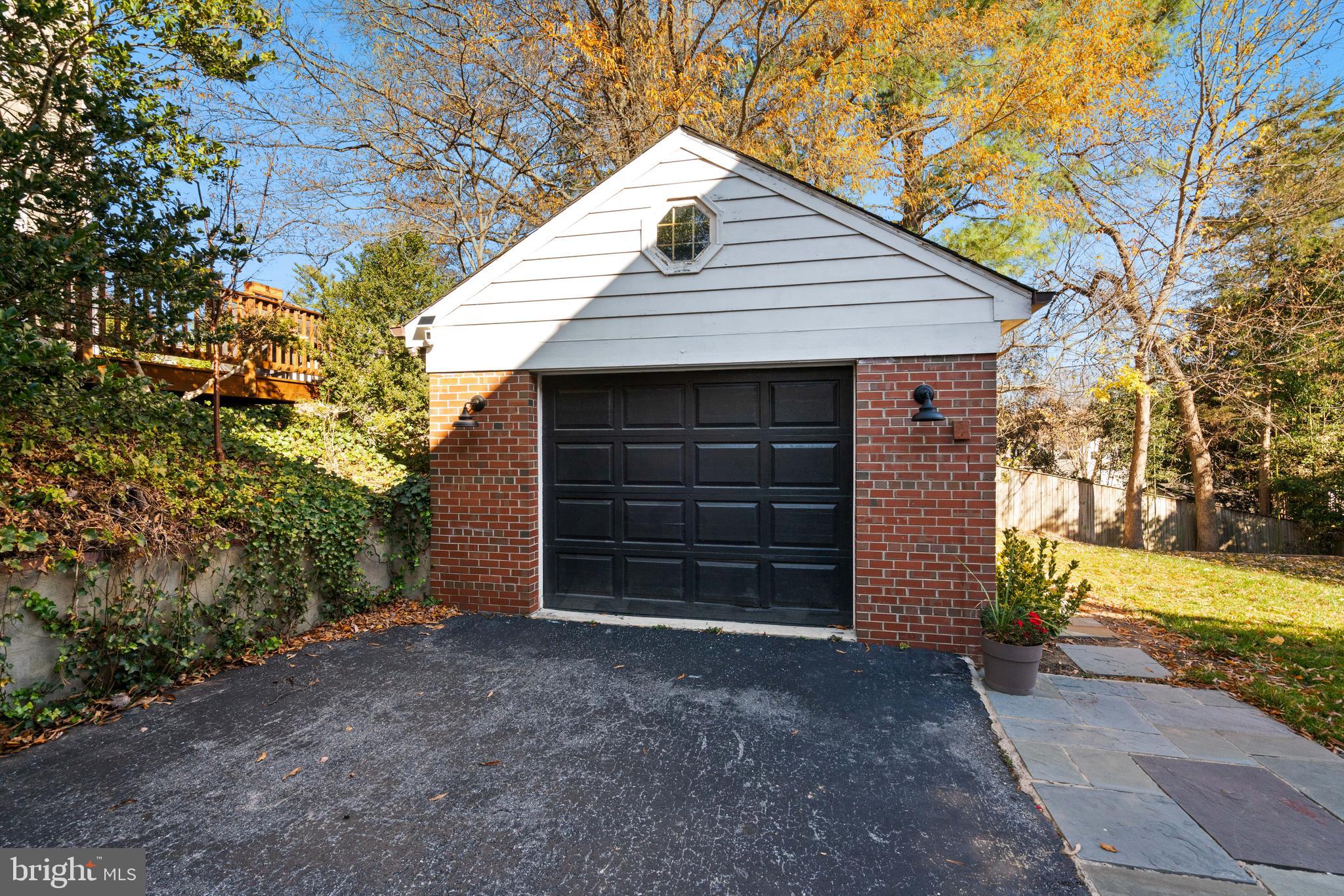 YORKTOWN VILLAGE - Residential