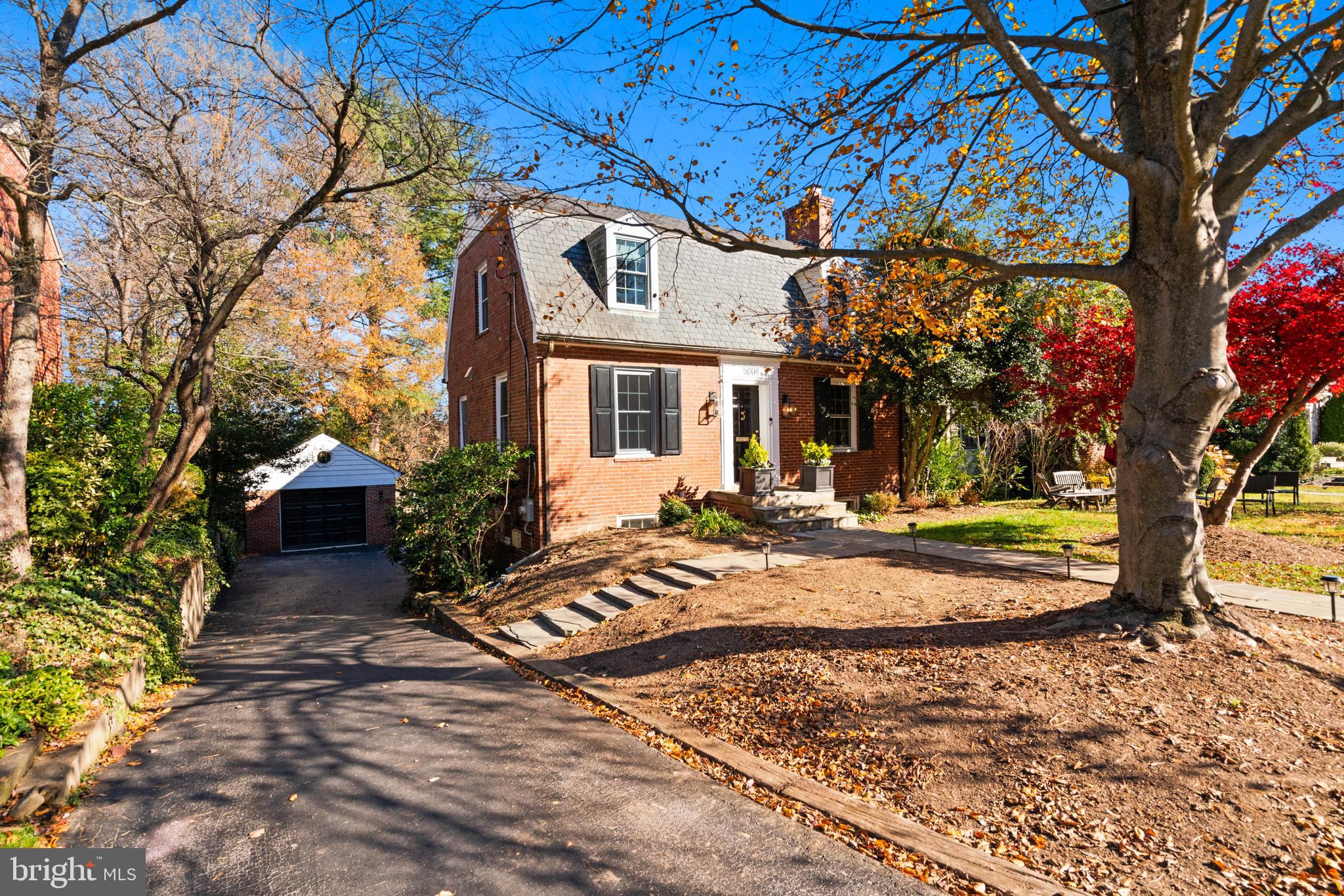 YORKTOWN VILLAGE - Residential