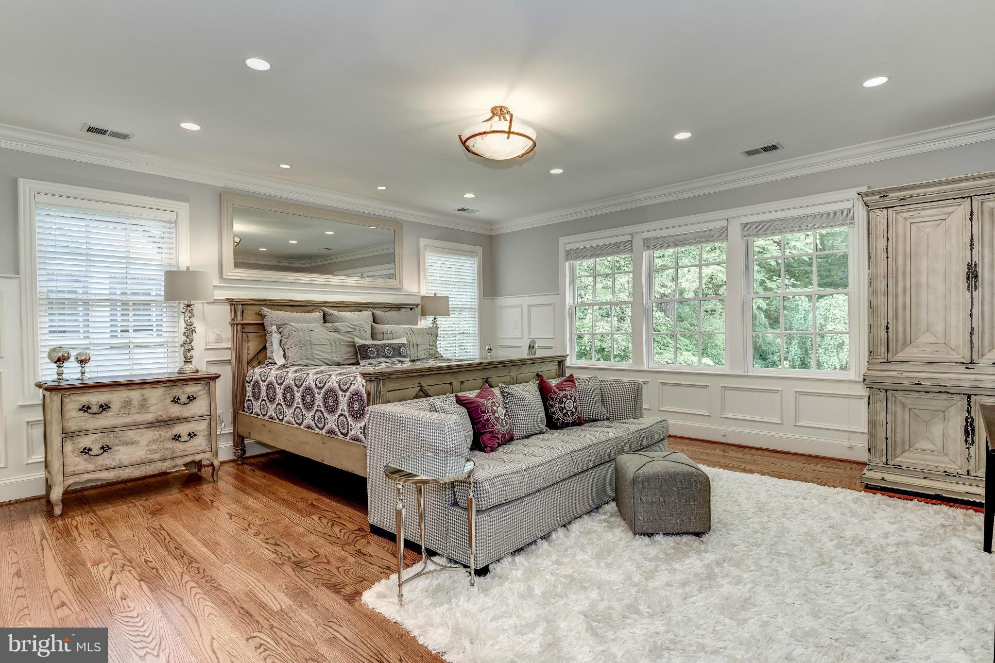 LEE HEIGHTS - Residential