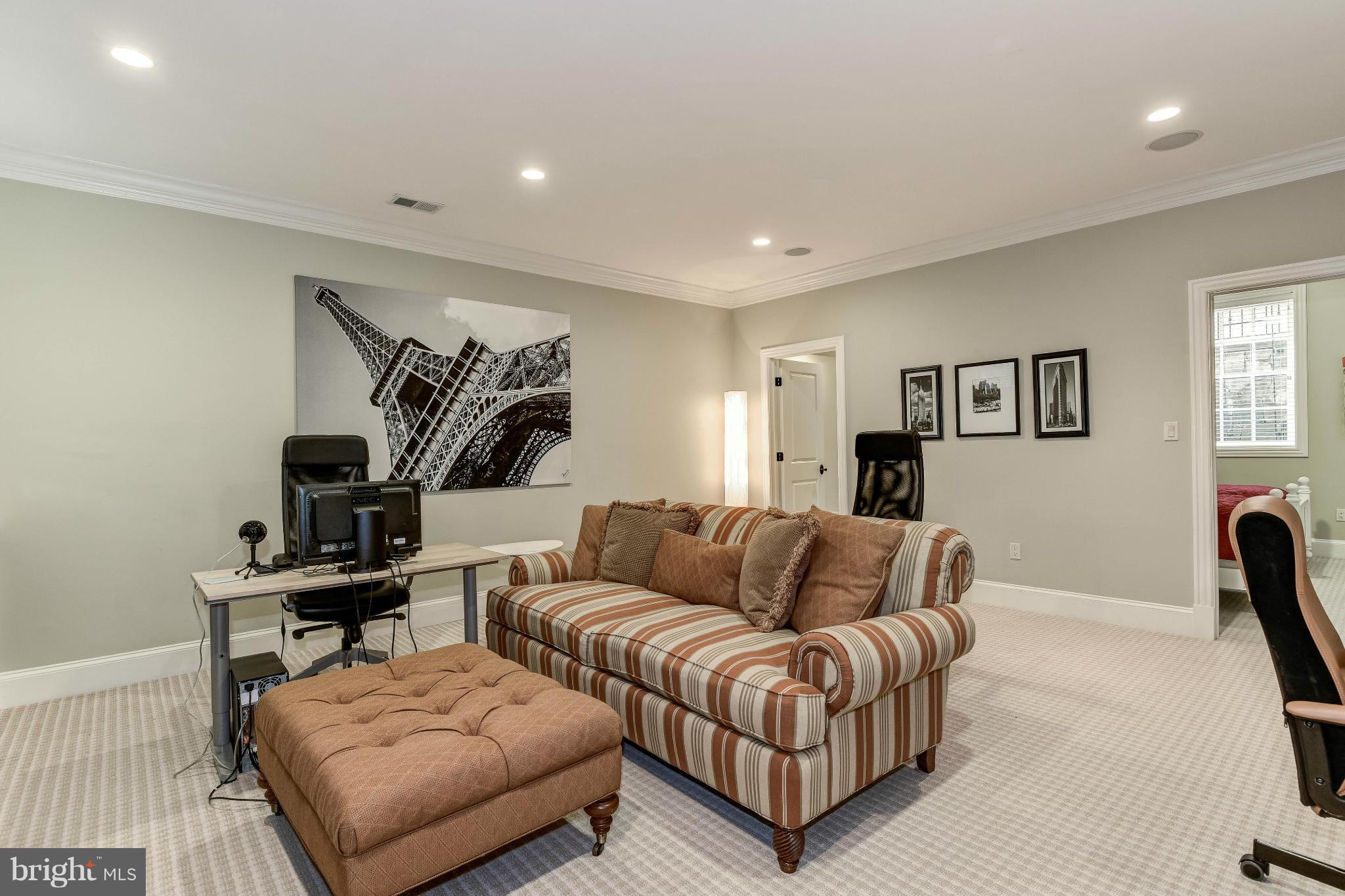 LEE HEIGHTS - Residential