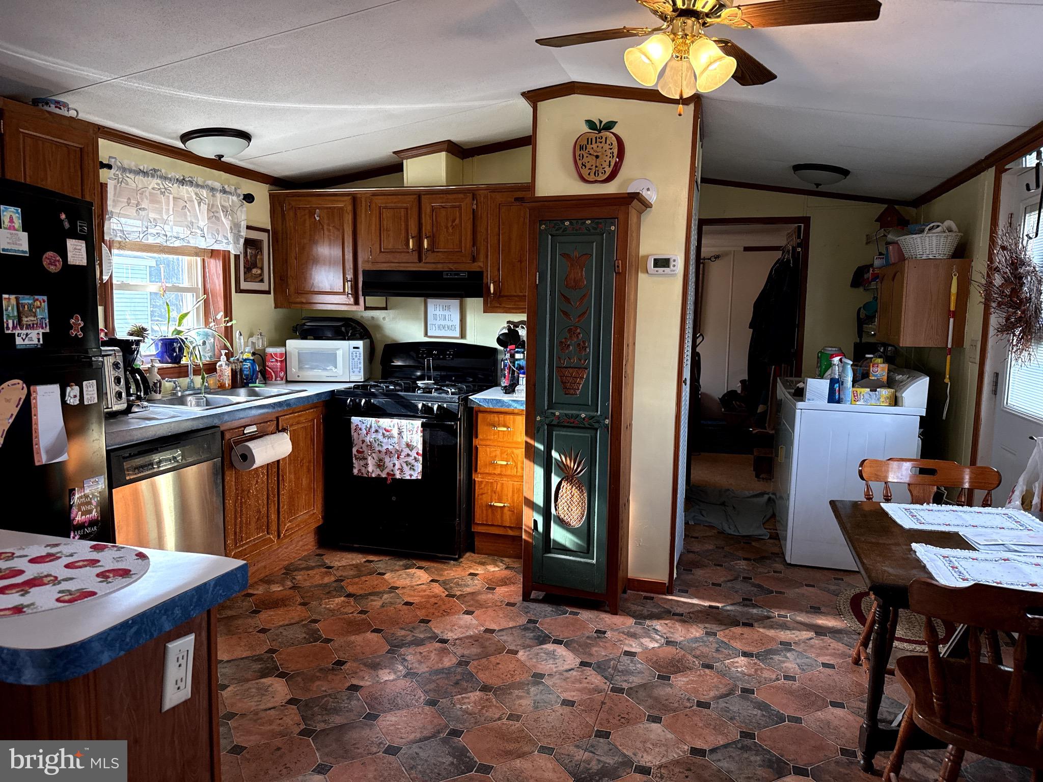 CEDAR MANOR MHP - Residential