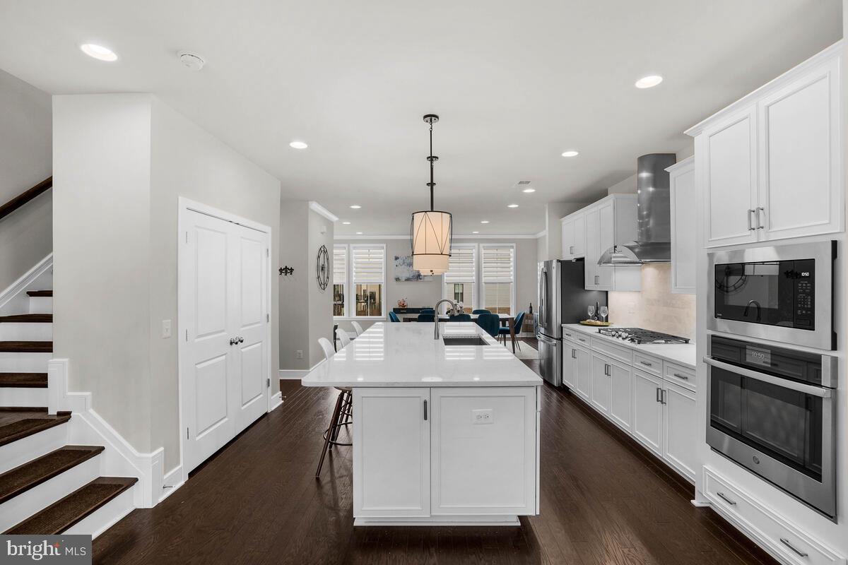 BRAMBLETON TOWN CENTER - Residential