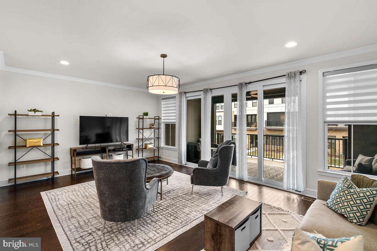 BRAMBLETON TOWN CENTER - Residential