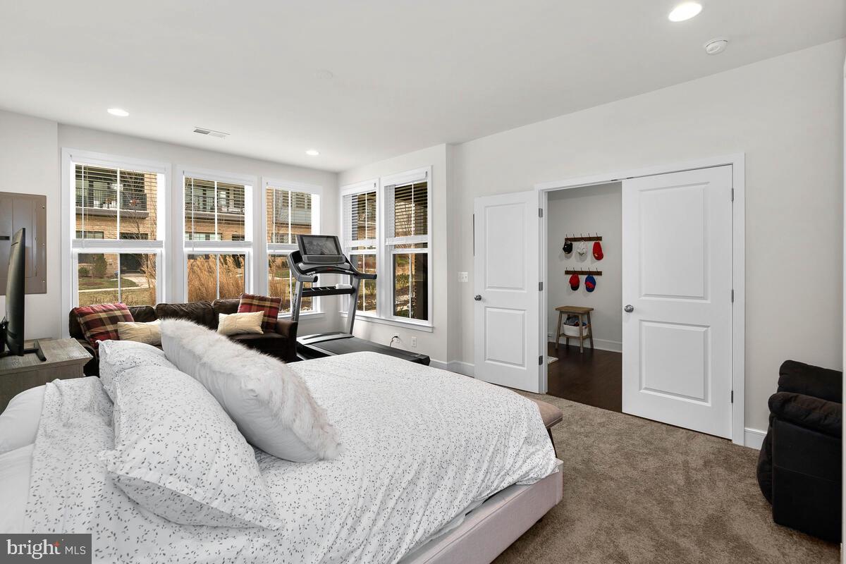 BRAMBLETON TOWN CENTER - Residential