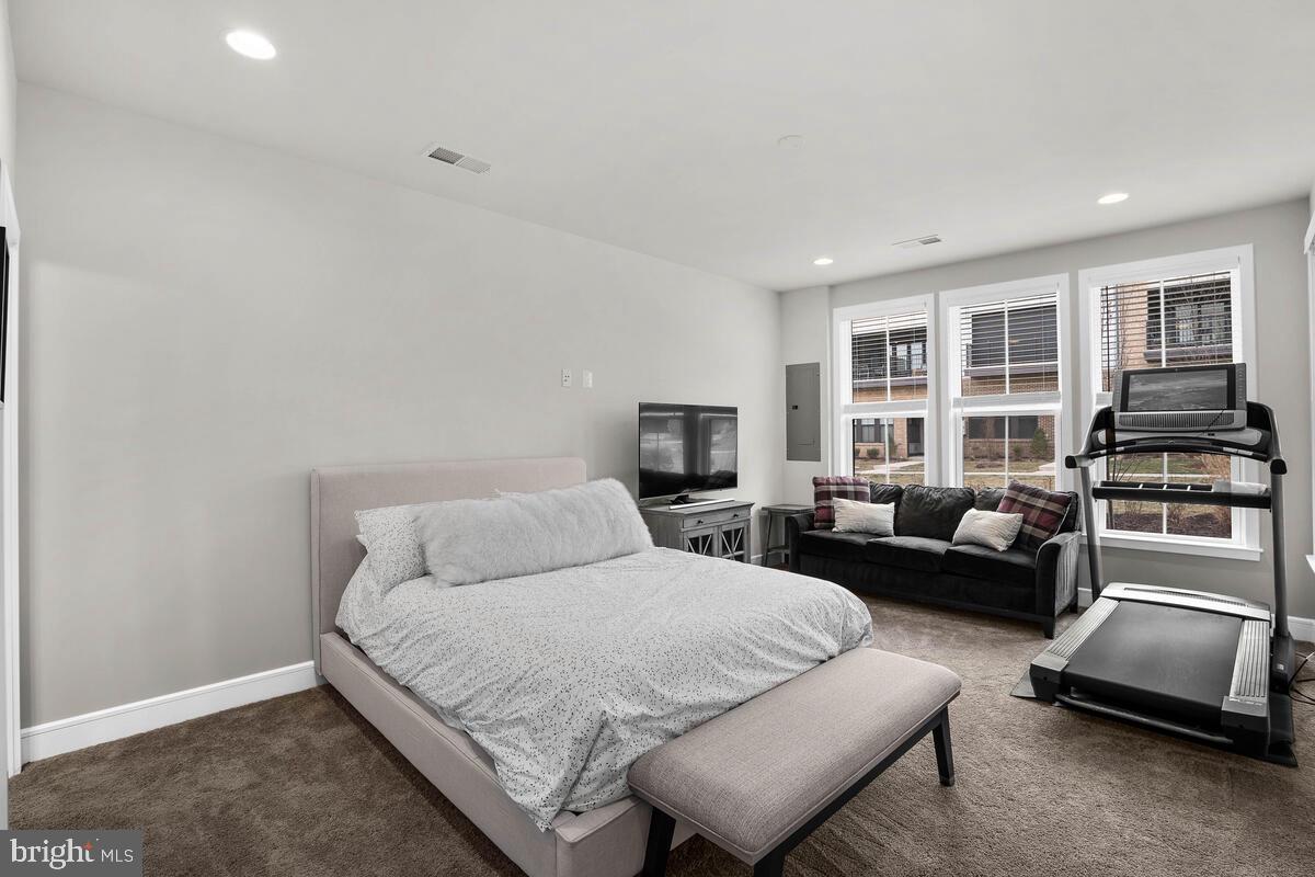 BRAMBLETON TOWN CENTER - Residential