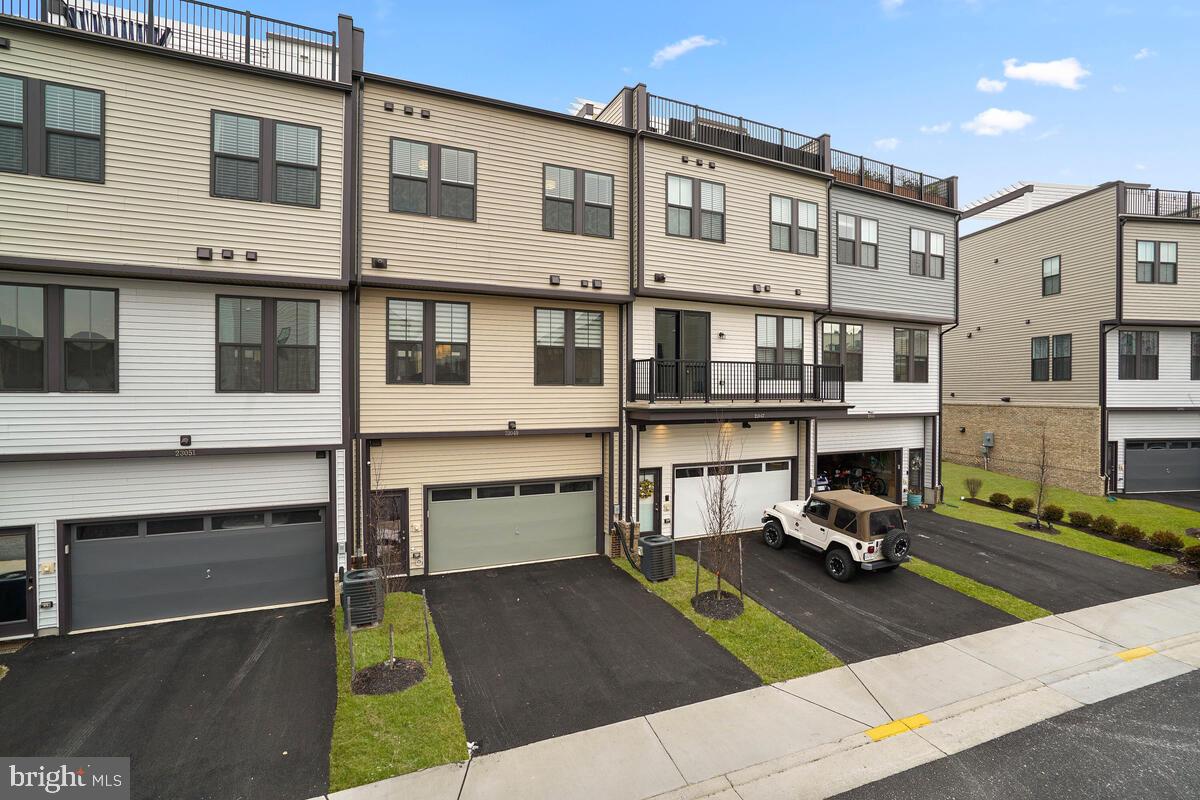 BRAMBLETON TOWN CENTER - Residential