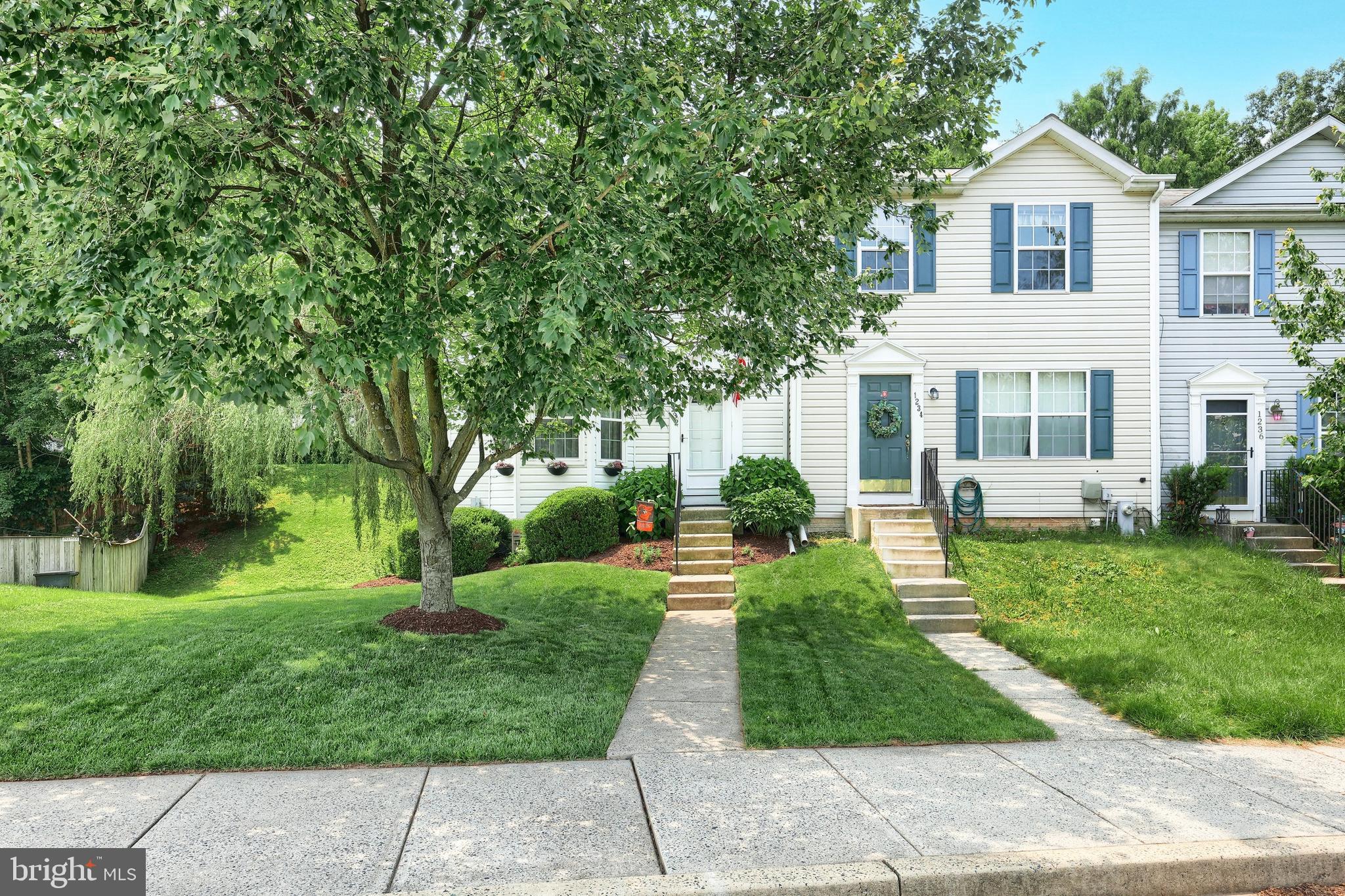 1232 SPLASHING BROOK DRIVE