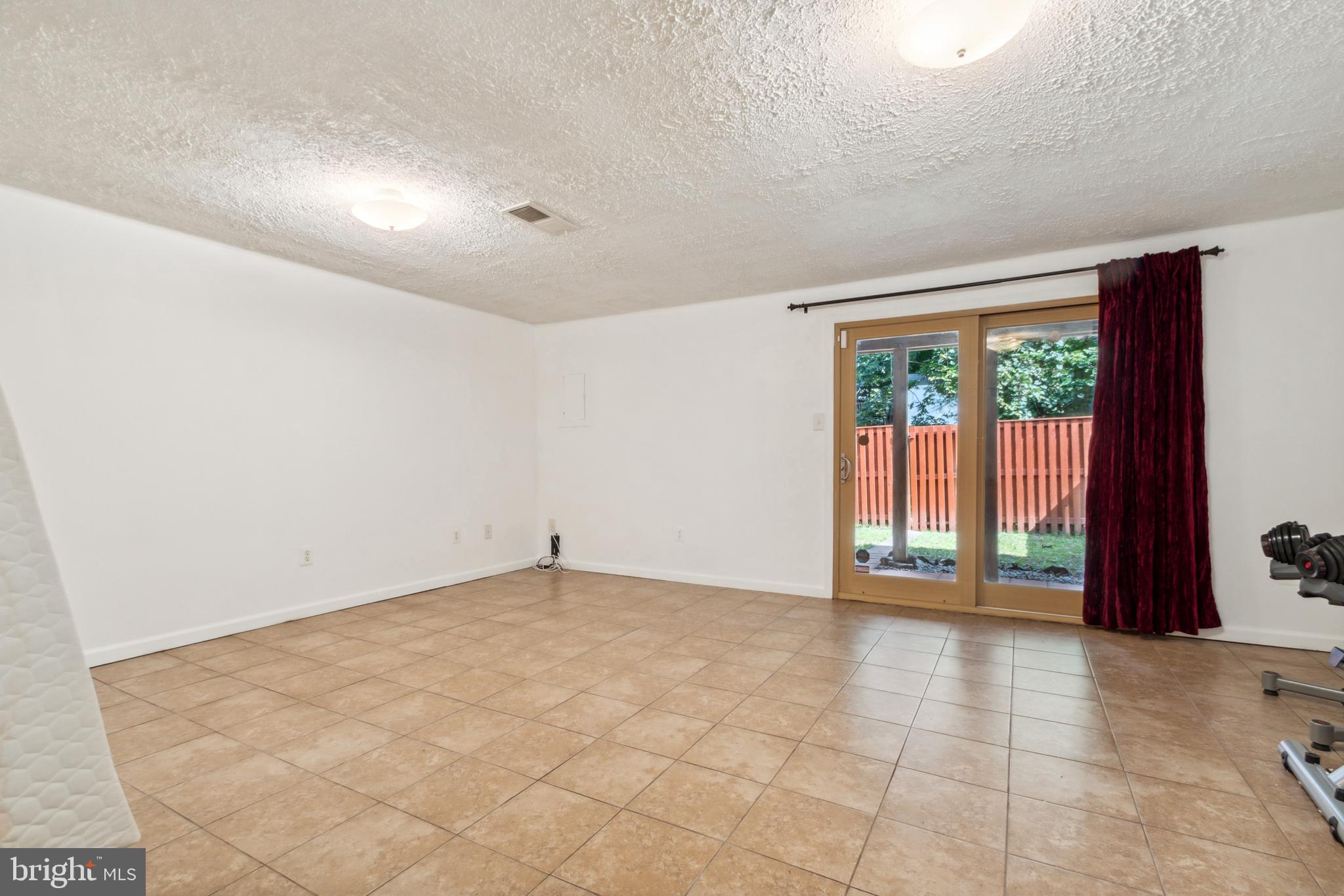 MONTCLAIR - Residential Lease