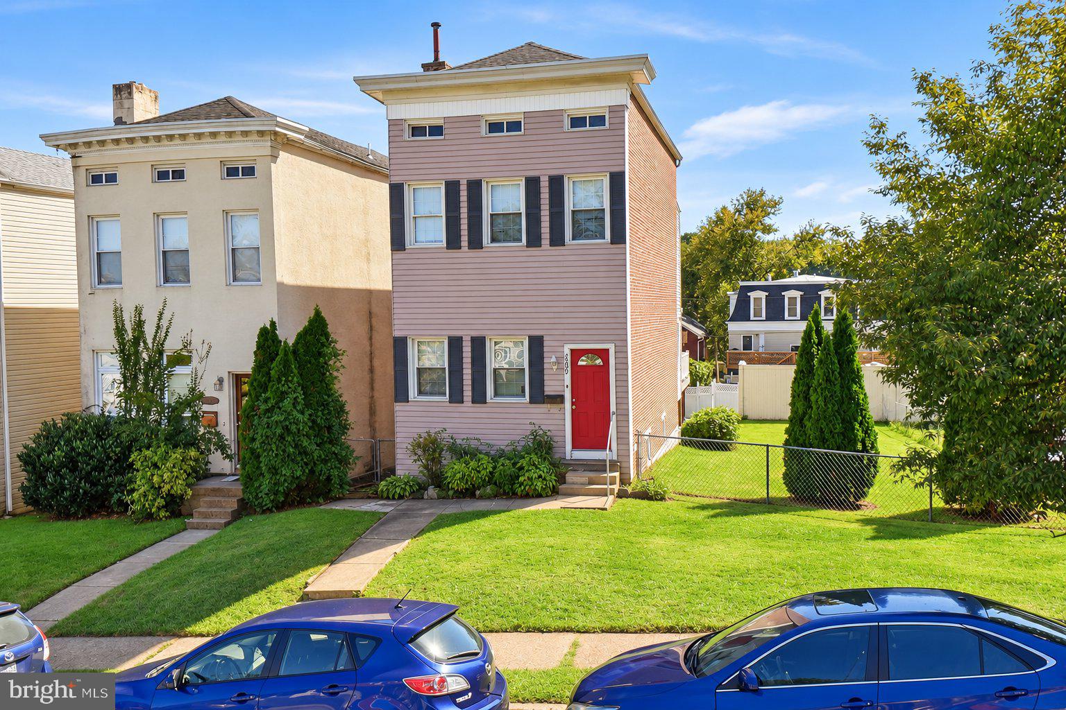 2009 GIRARD AVENUE
