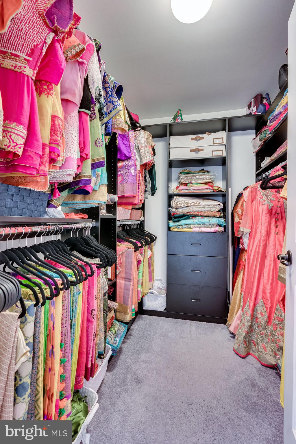 DAWSON'S CORNER - Residential