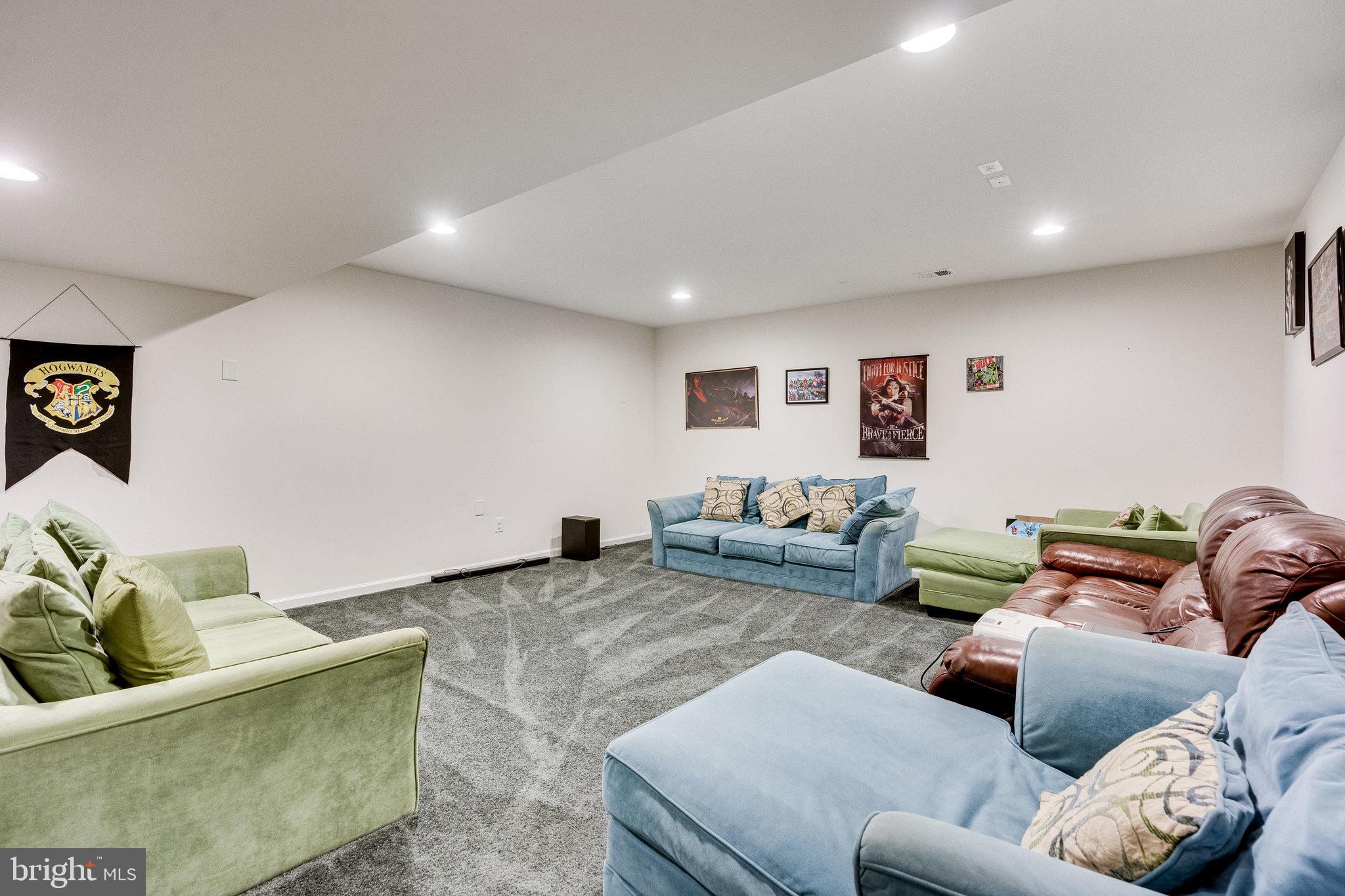 DAWSON'S CORNER - Residential