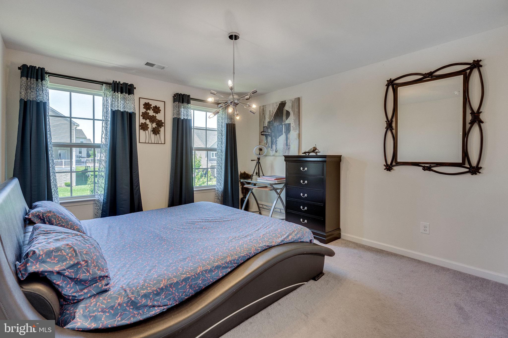 DAWSON'S CORNER - Residential