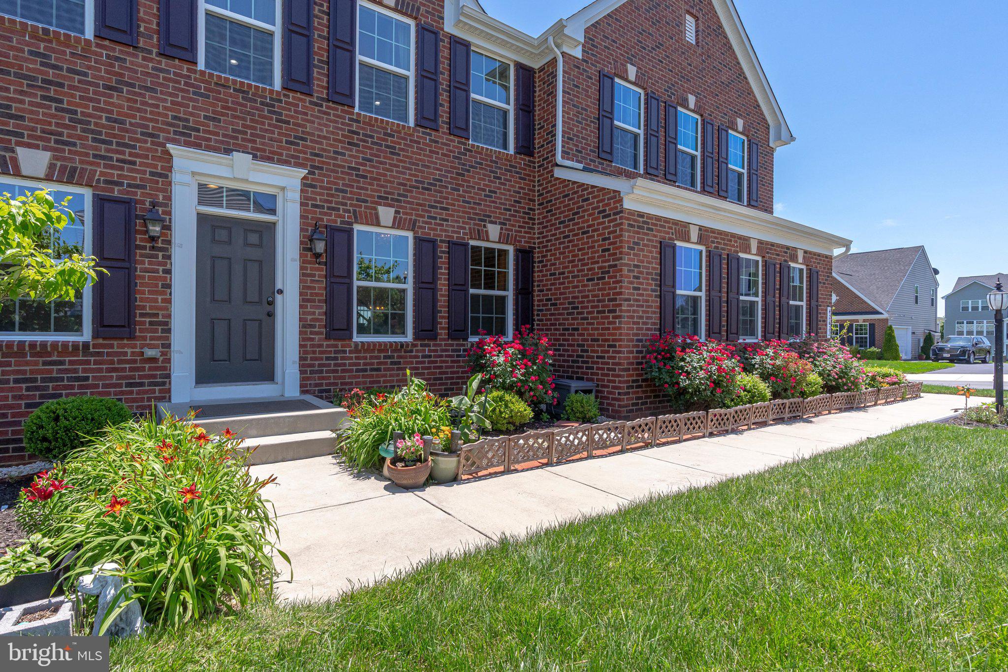 DAWSON'S CORNER - Residential