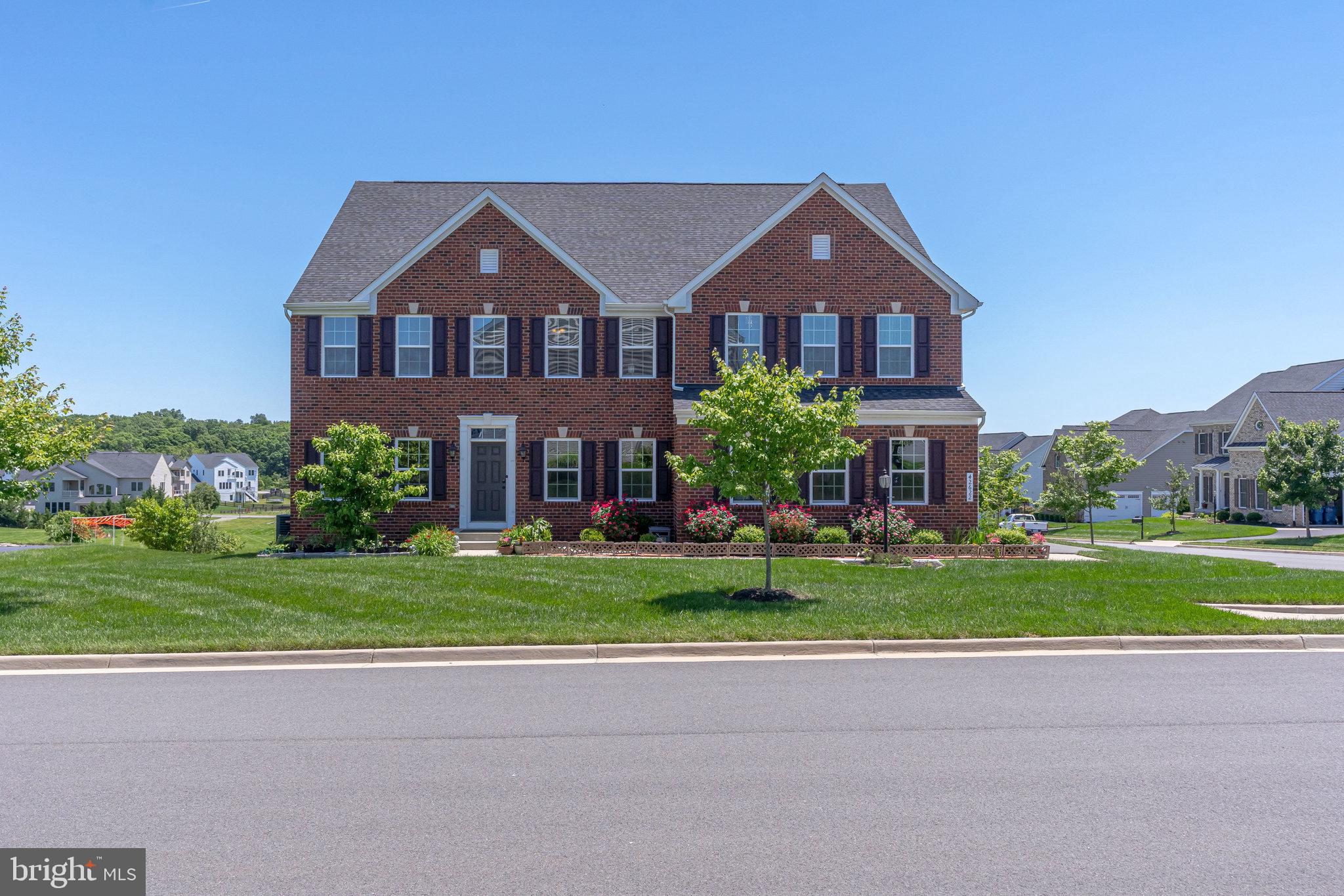 DAWSON'S CORNER - Residential