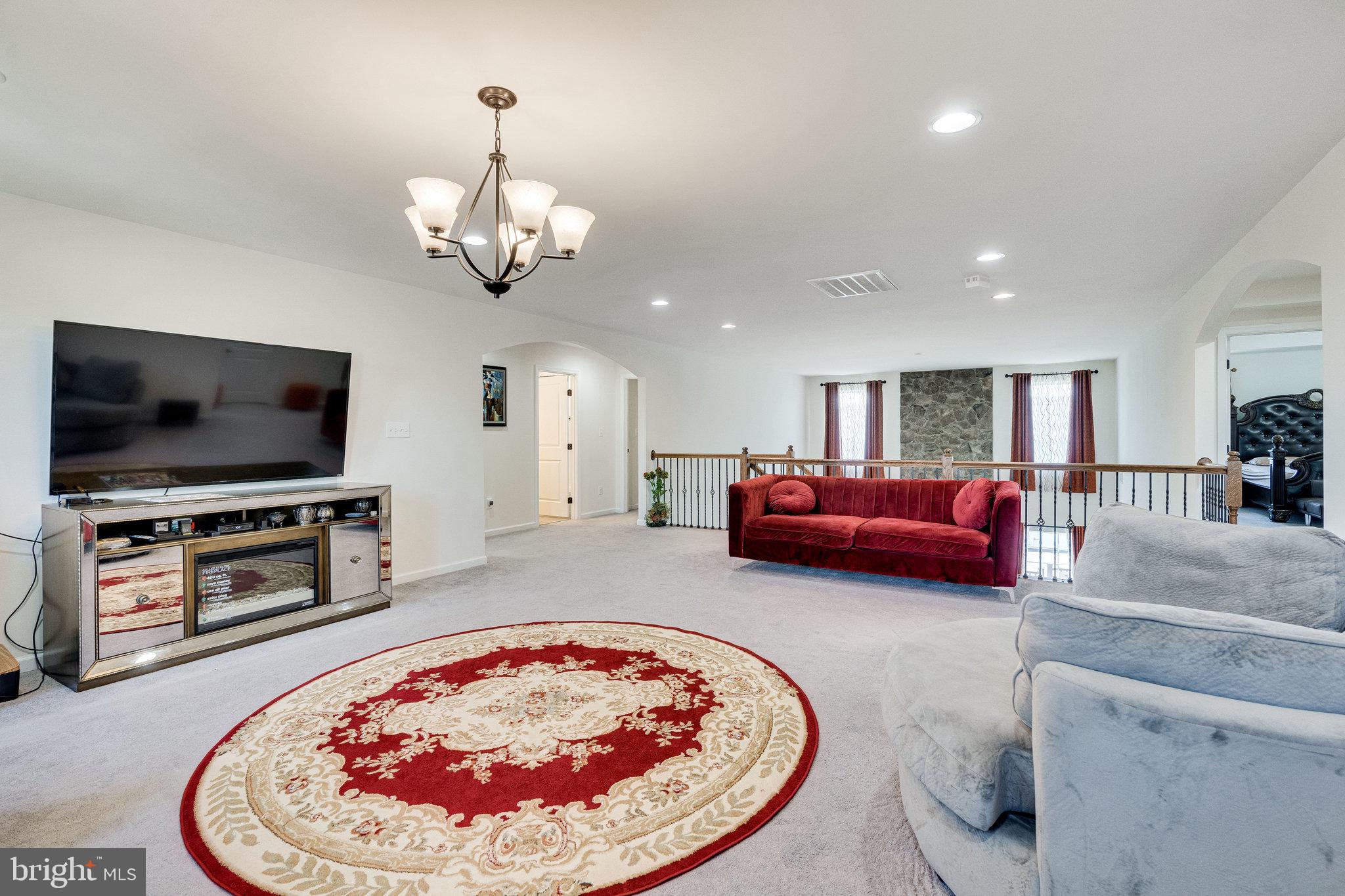 DAWSON'S CORNER - Residential