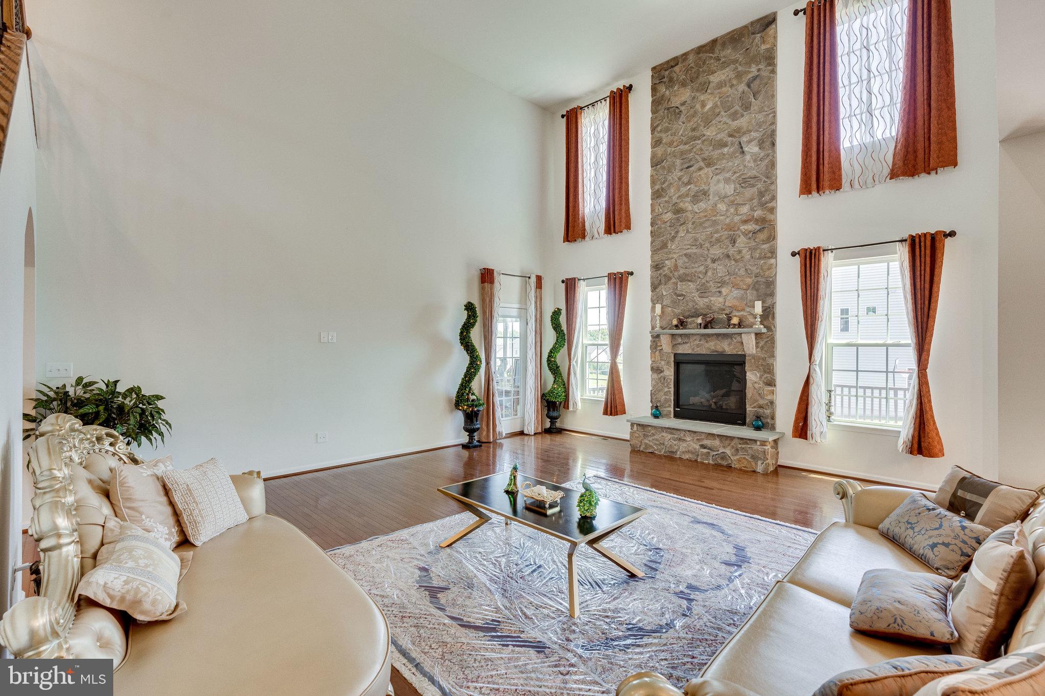 DAWSON'S CORNER - Residential