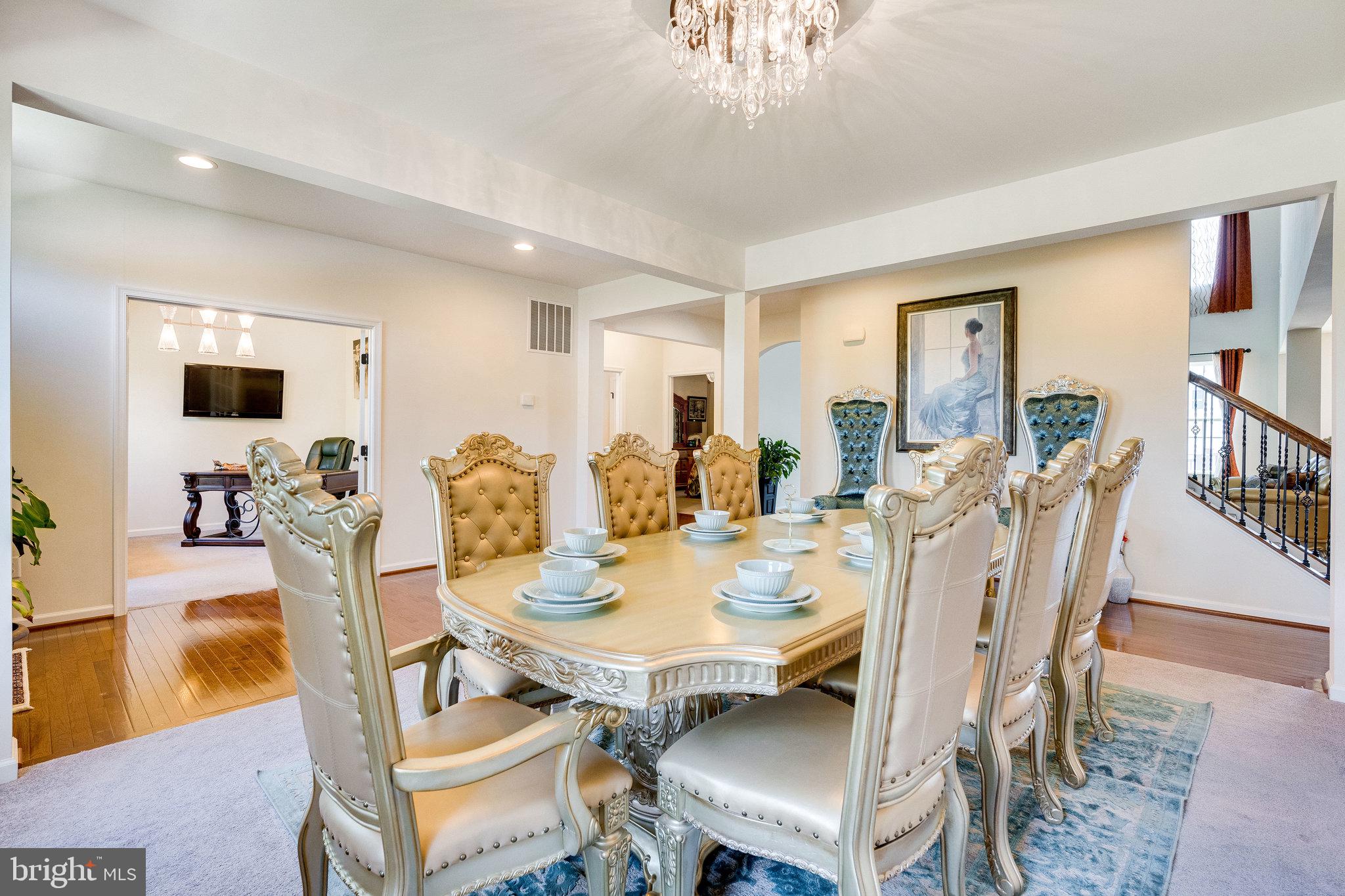 DAWSON'S CORNER - Residential