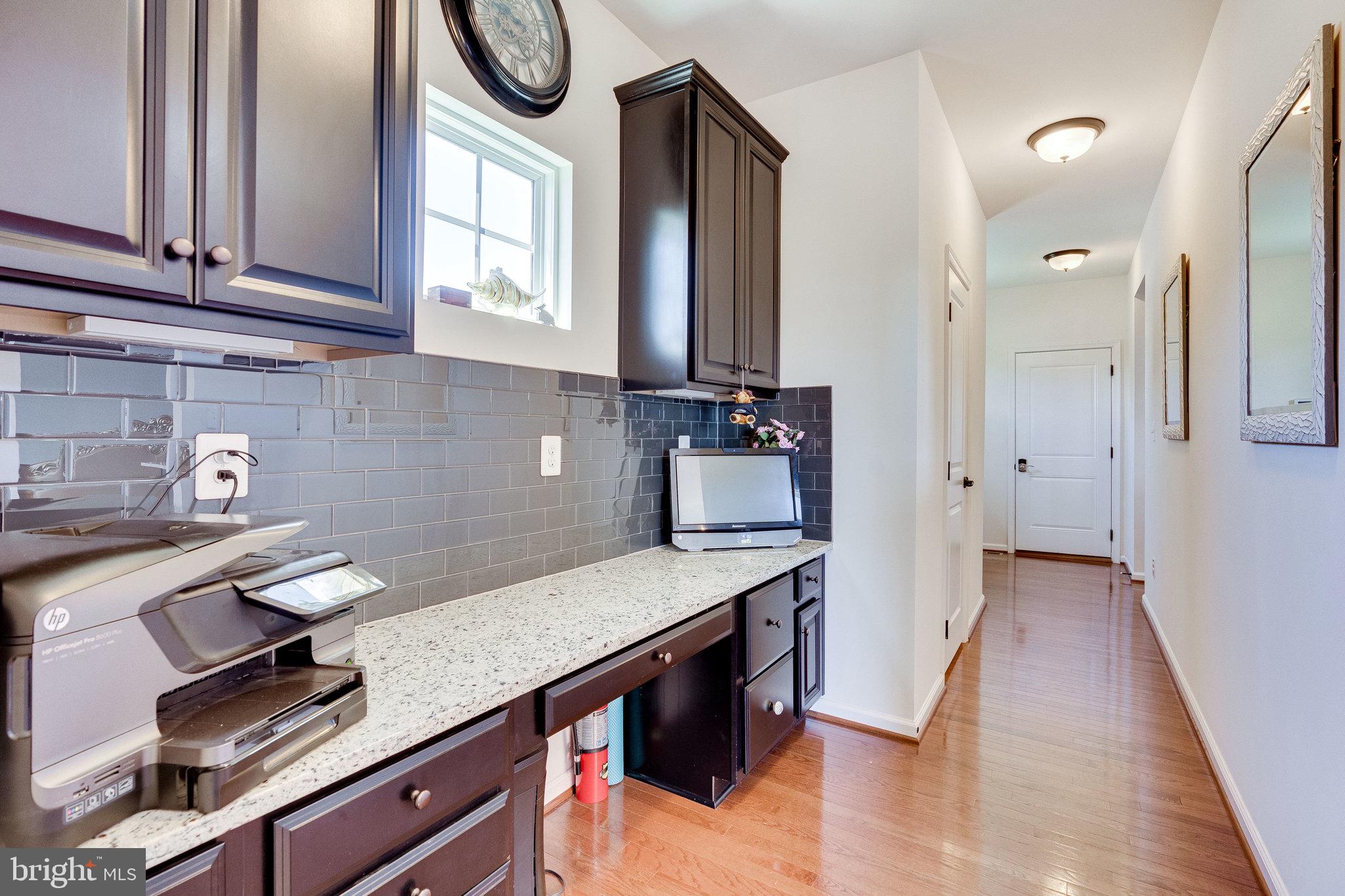 DAWSON'S CORNER - Residential