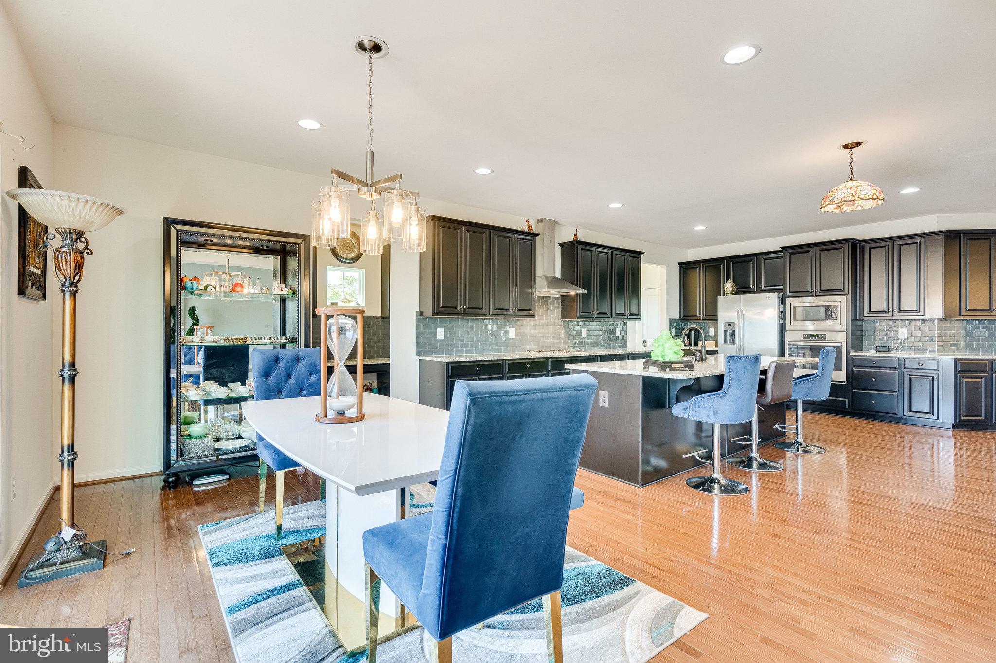 DAWSON'S CORNER - Residential