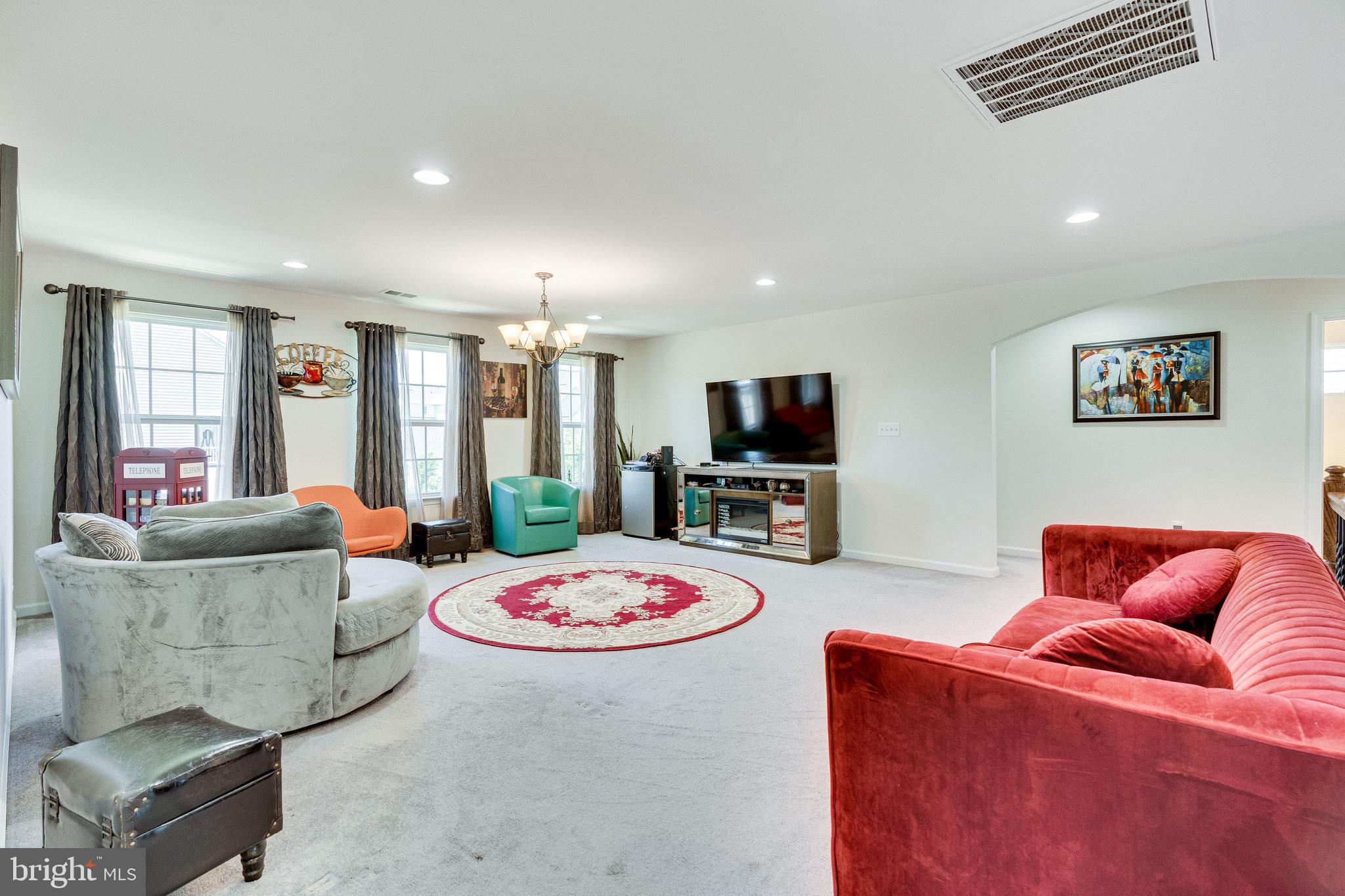 DAWSON'S CORNER - Residential