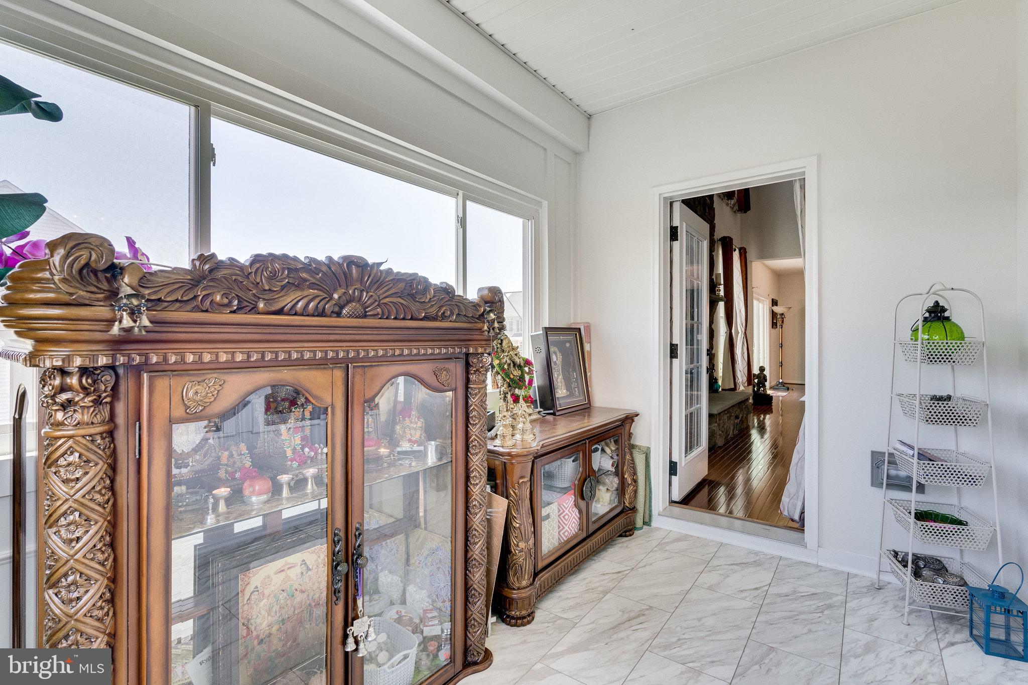 DAWSON'S CORNER - Residential