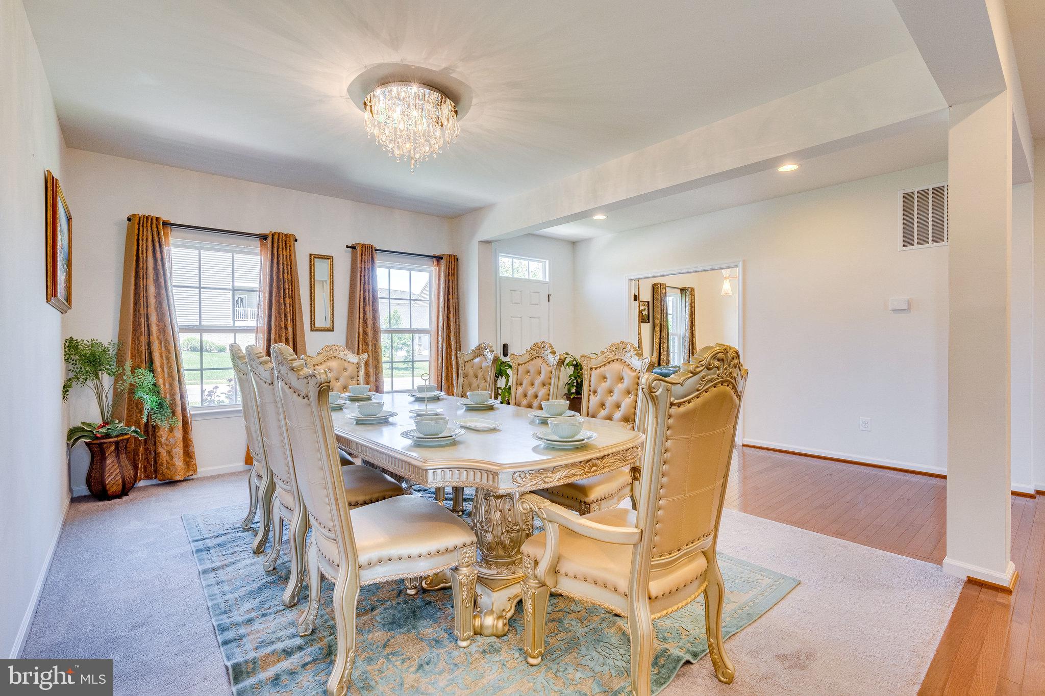 DAWSON'S CORNER - Residential