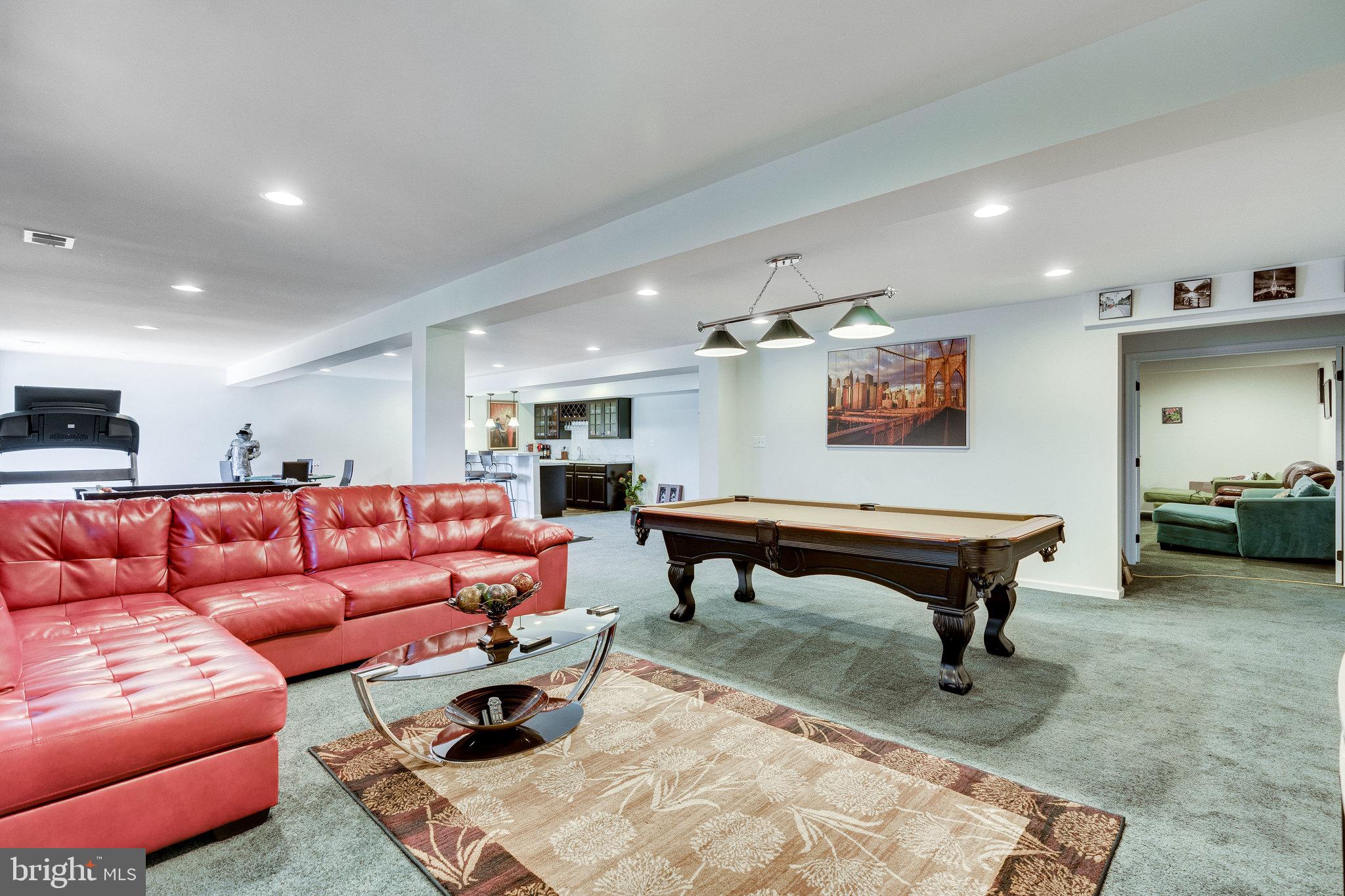 DAWSON'S CORNER - Residential