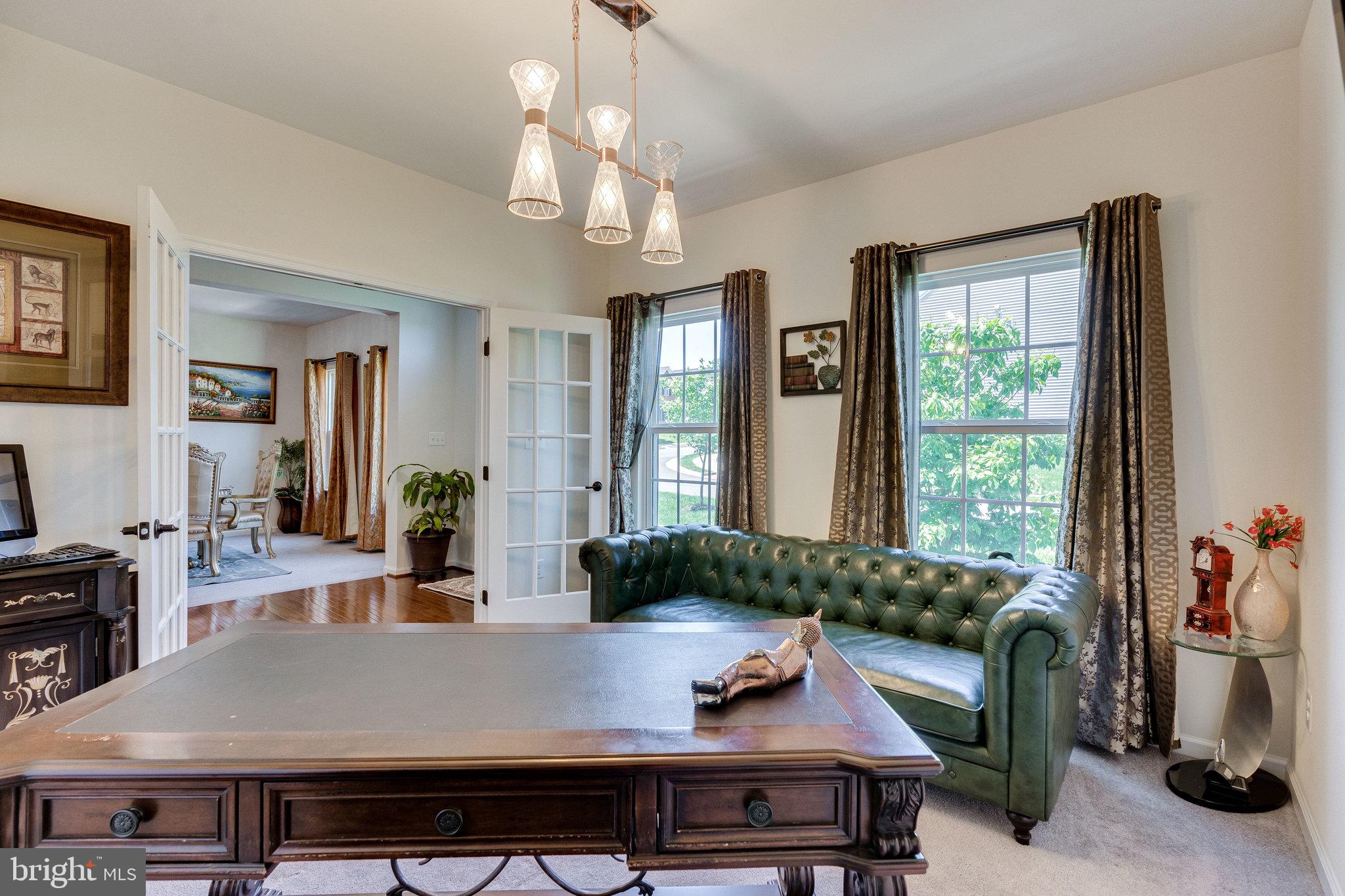 DAWSON'S CORNER - Residential