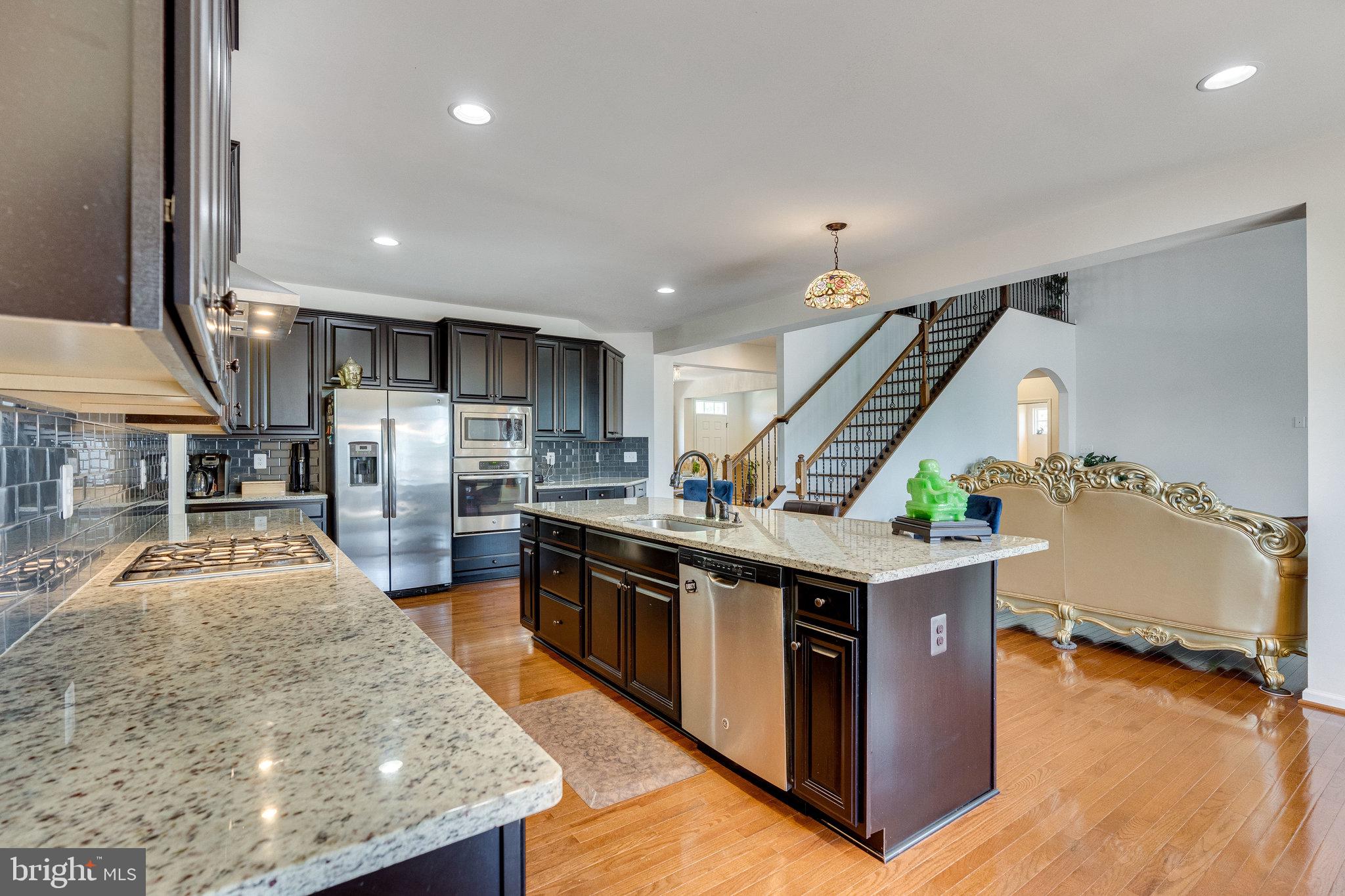 DAWSON'S CORNER - Residential