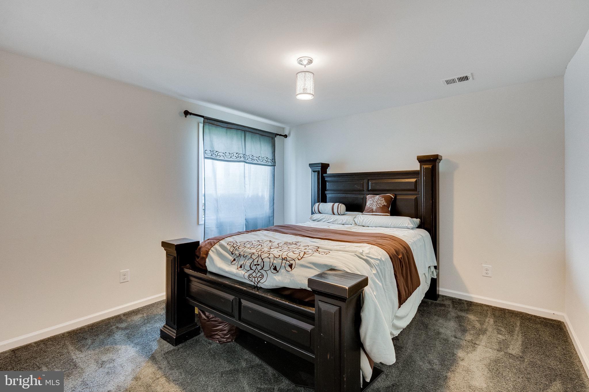 DAWSON'S CORNER - Residential