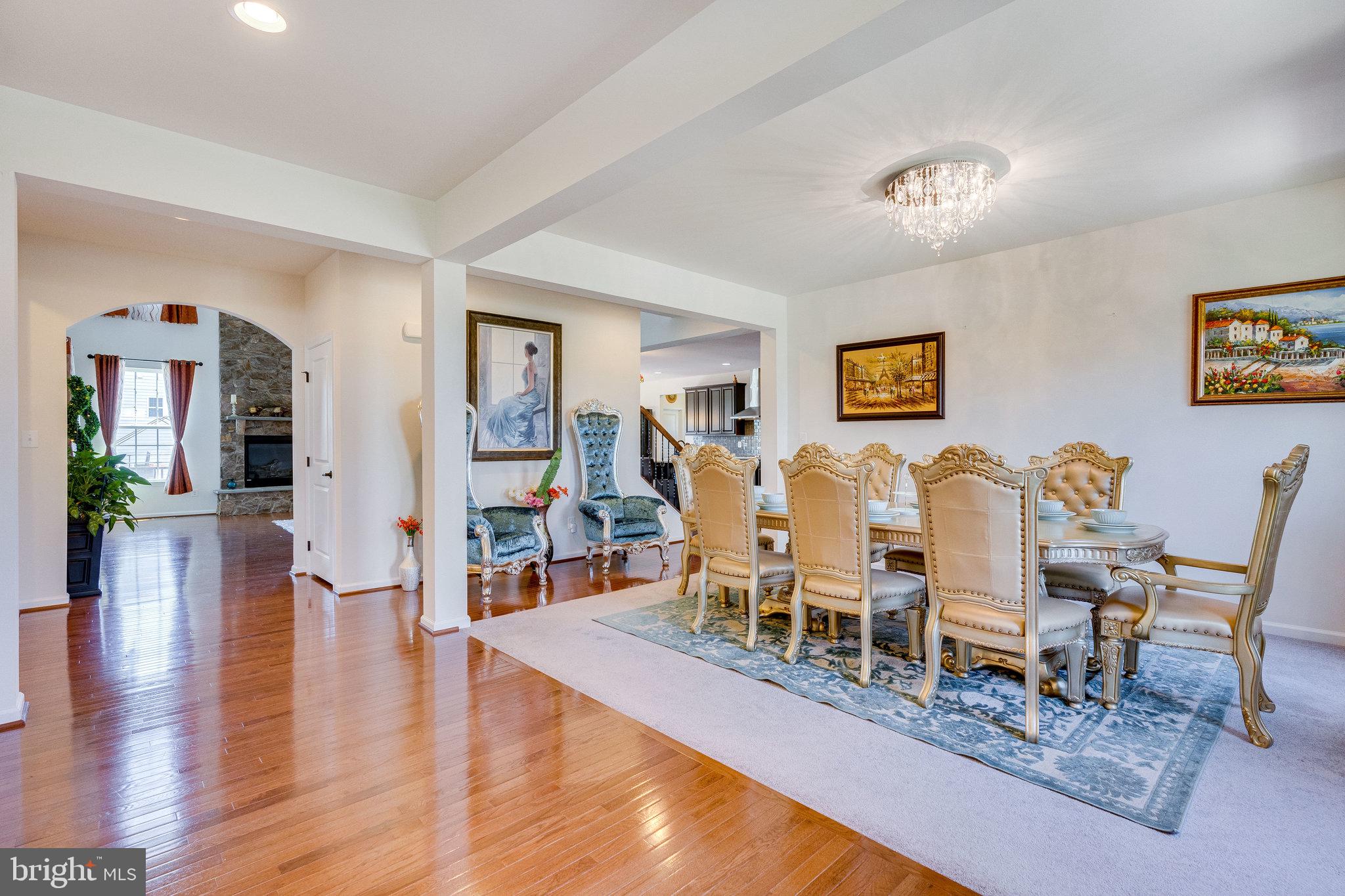 DAWSON'S CORNER - Residential