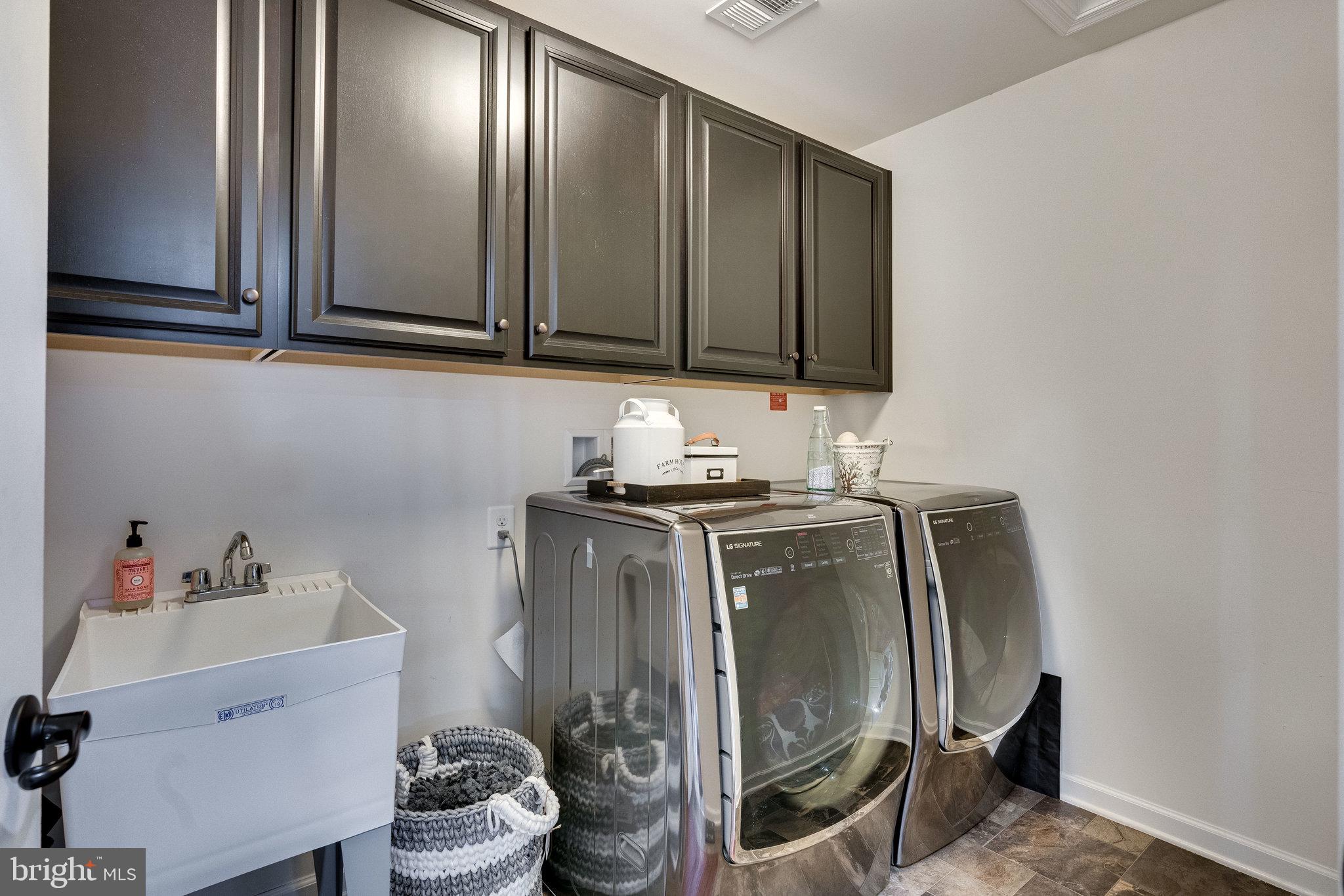 DAWSON'S CORNER - Residential