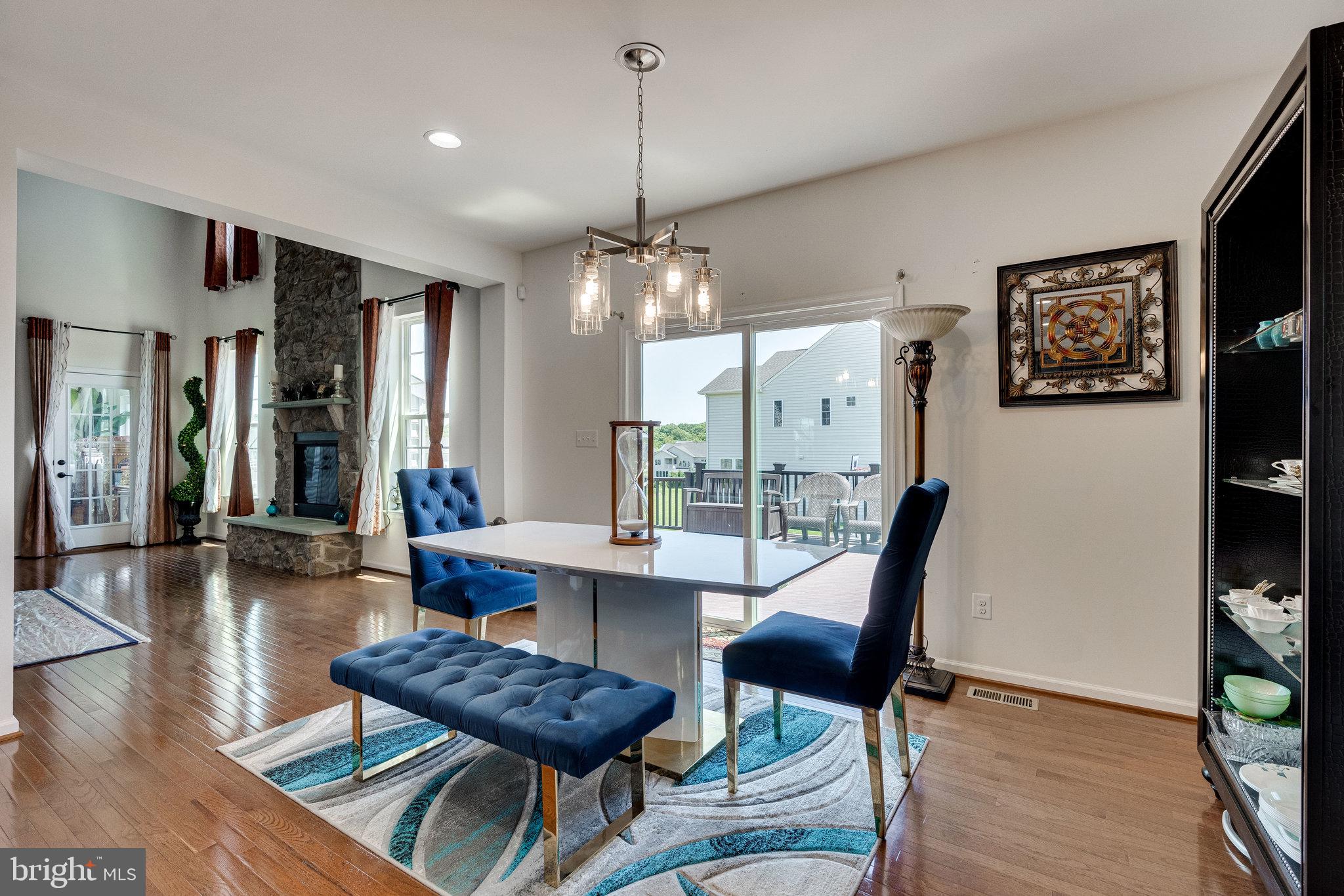 DAWSON'S CORNER - Residential