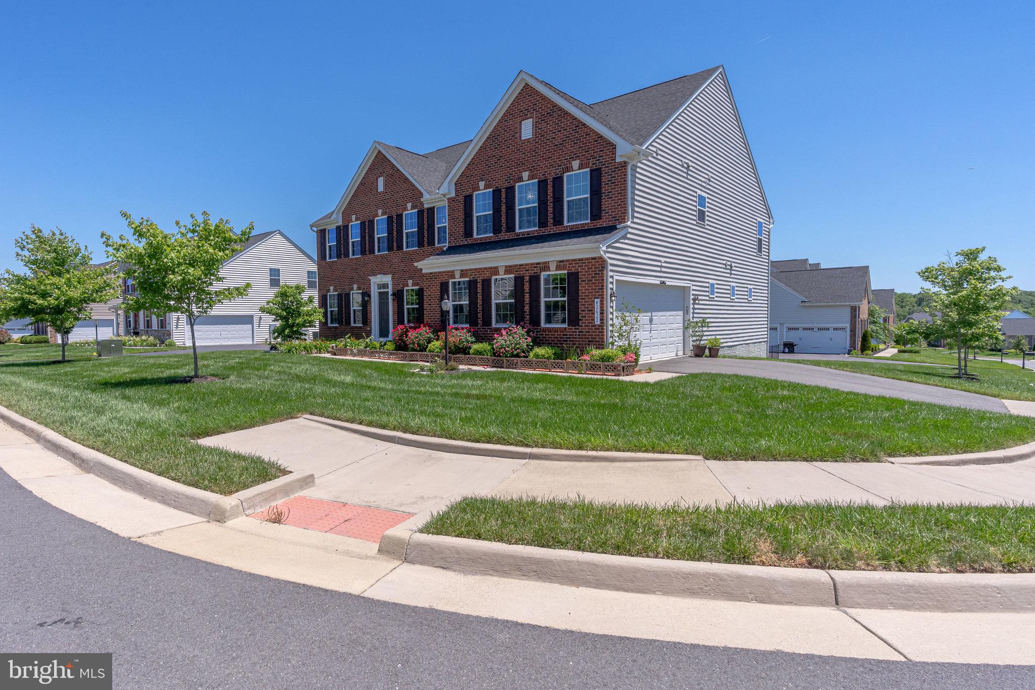 DAWSON'S CORNER - Residential