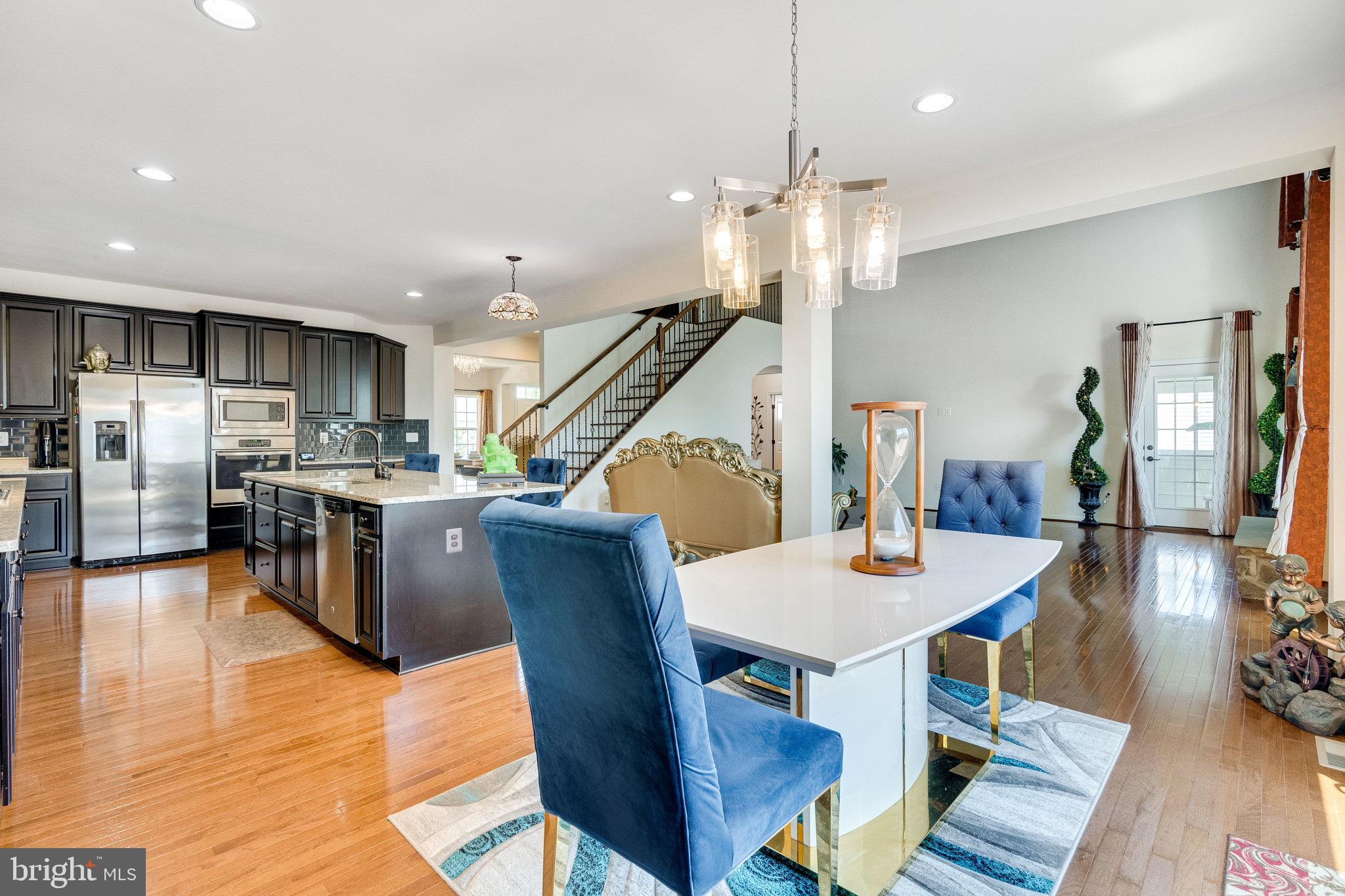 DAWSON'S CORNER - Residential